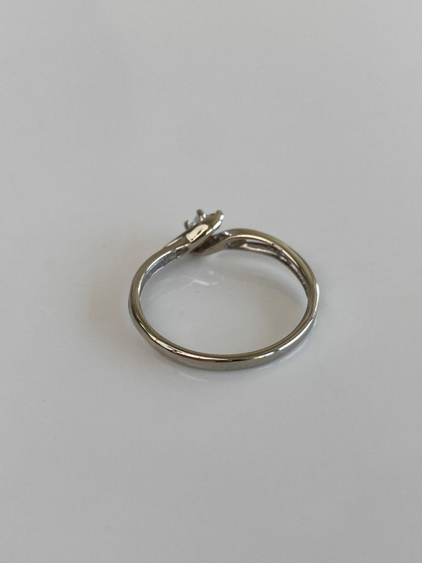 Vintage Solid 10k White Gold Diamond Ring - Size 6.5
