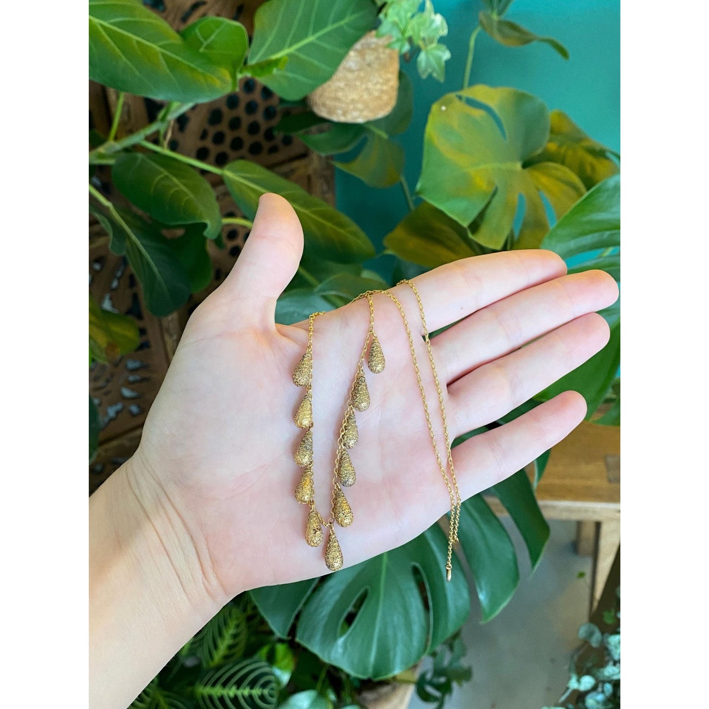 Vintage Solid 18k Yellow Gold Designed Teardrop Cable Chain Necklace - 17.5 inches