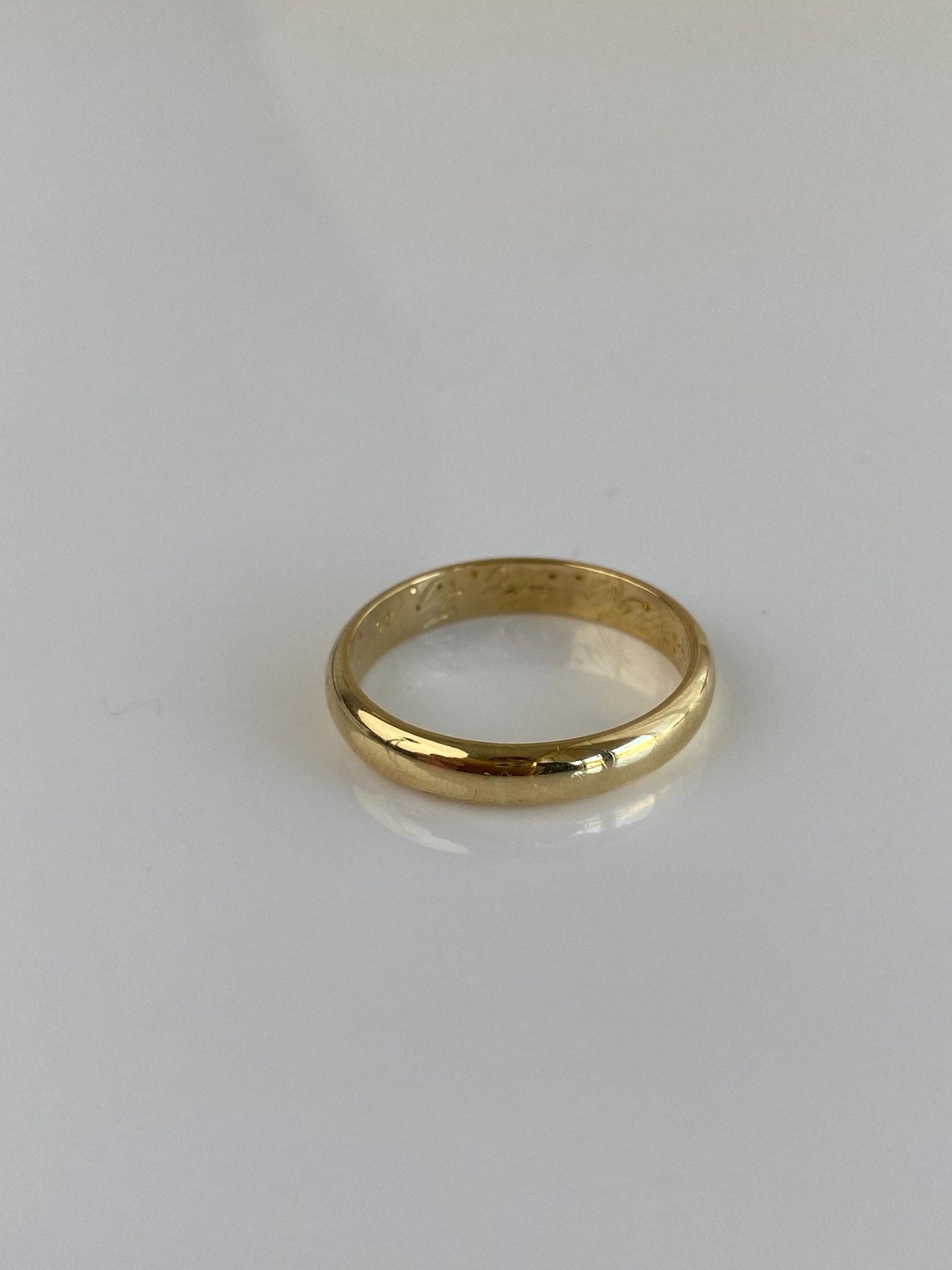 Vintage Solid 18k Yellow Gold Ring Band - Size 8