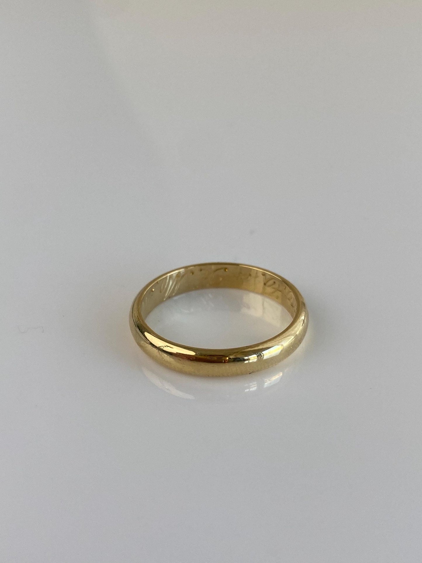 Vintage Solid 18k Yellow Gold Ring Band - Size 8