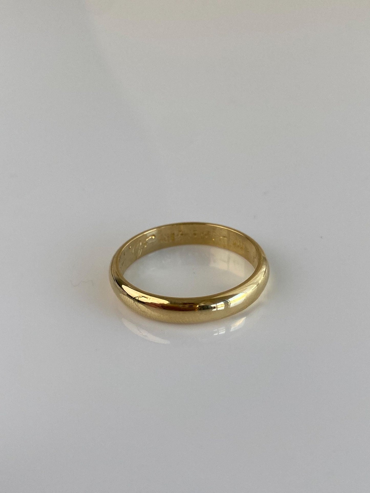 Vintage Solid 18k Yellow Gold Ring Band - Size 8