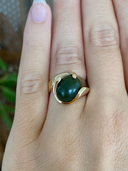 Vintage Solid 10k Yellow Gold Nephrite Ring - Size 5.25