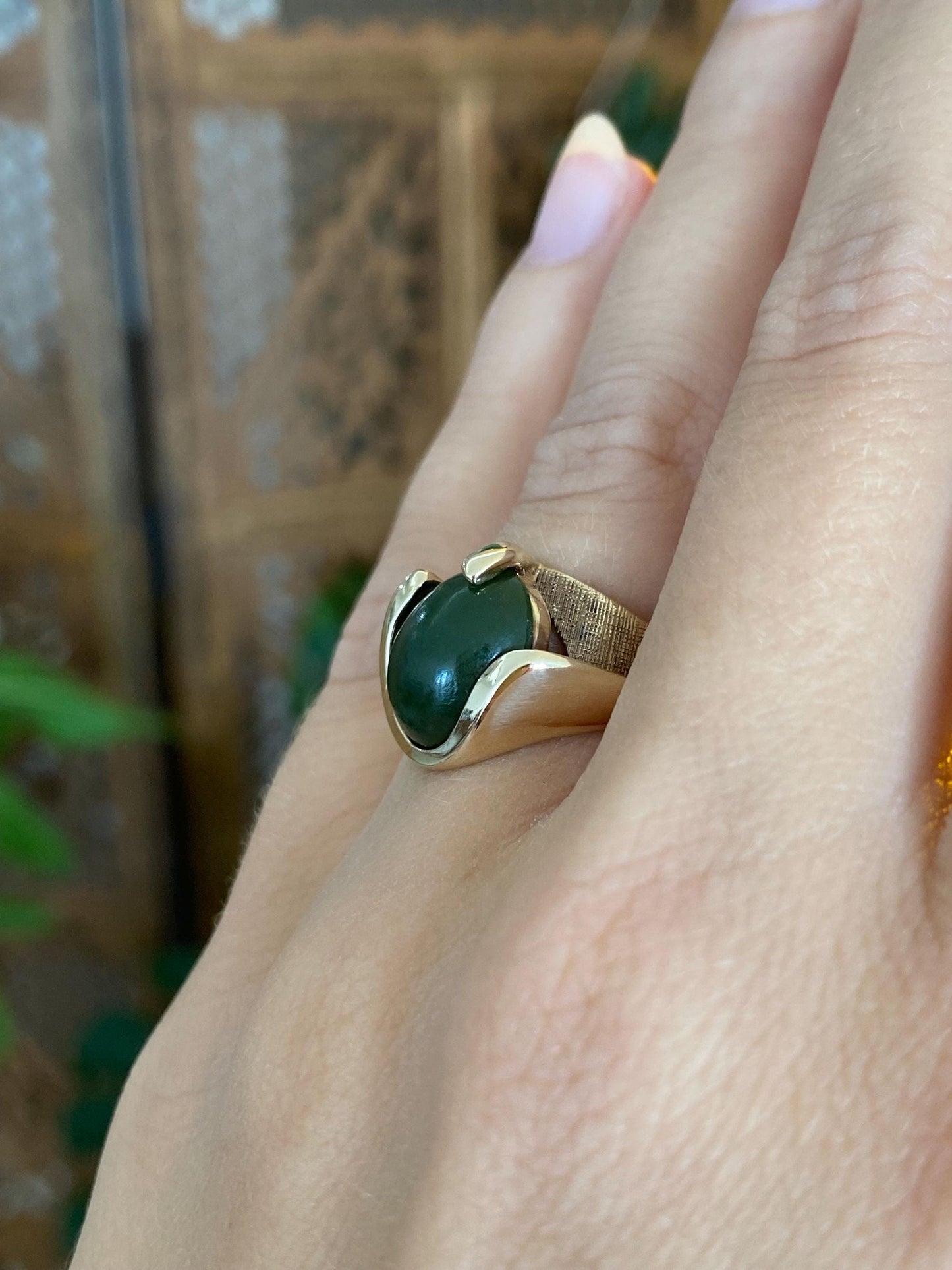 Vintage Solid 10k Yellow Gold Nephrite Ring - Size 5.25
