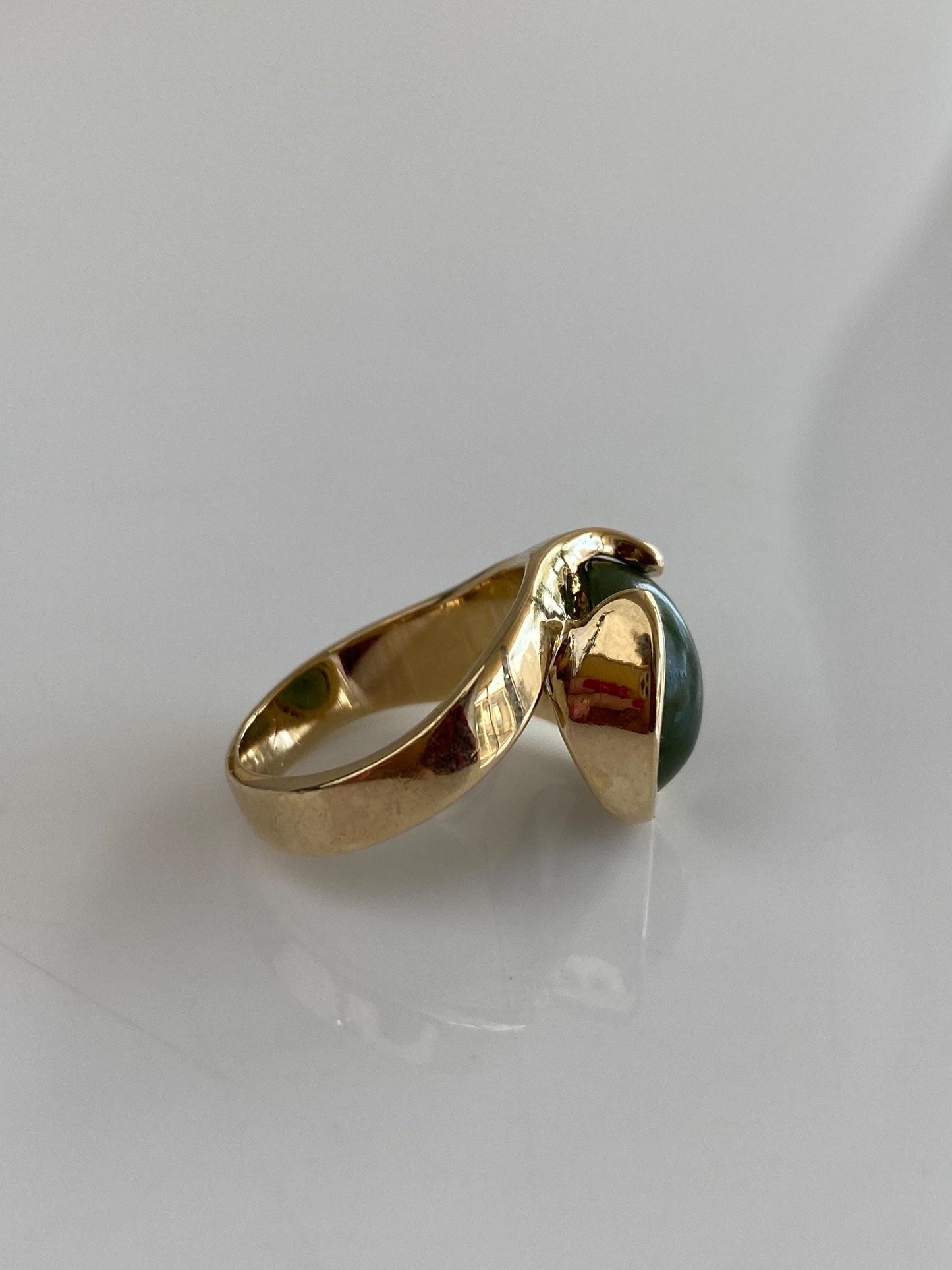 Vintage Solid 10k Yellow Gold Nephrite Ring - Size 5.25