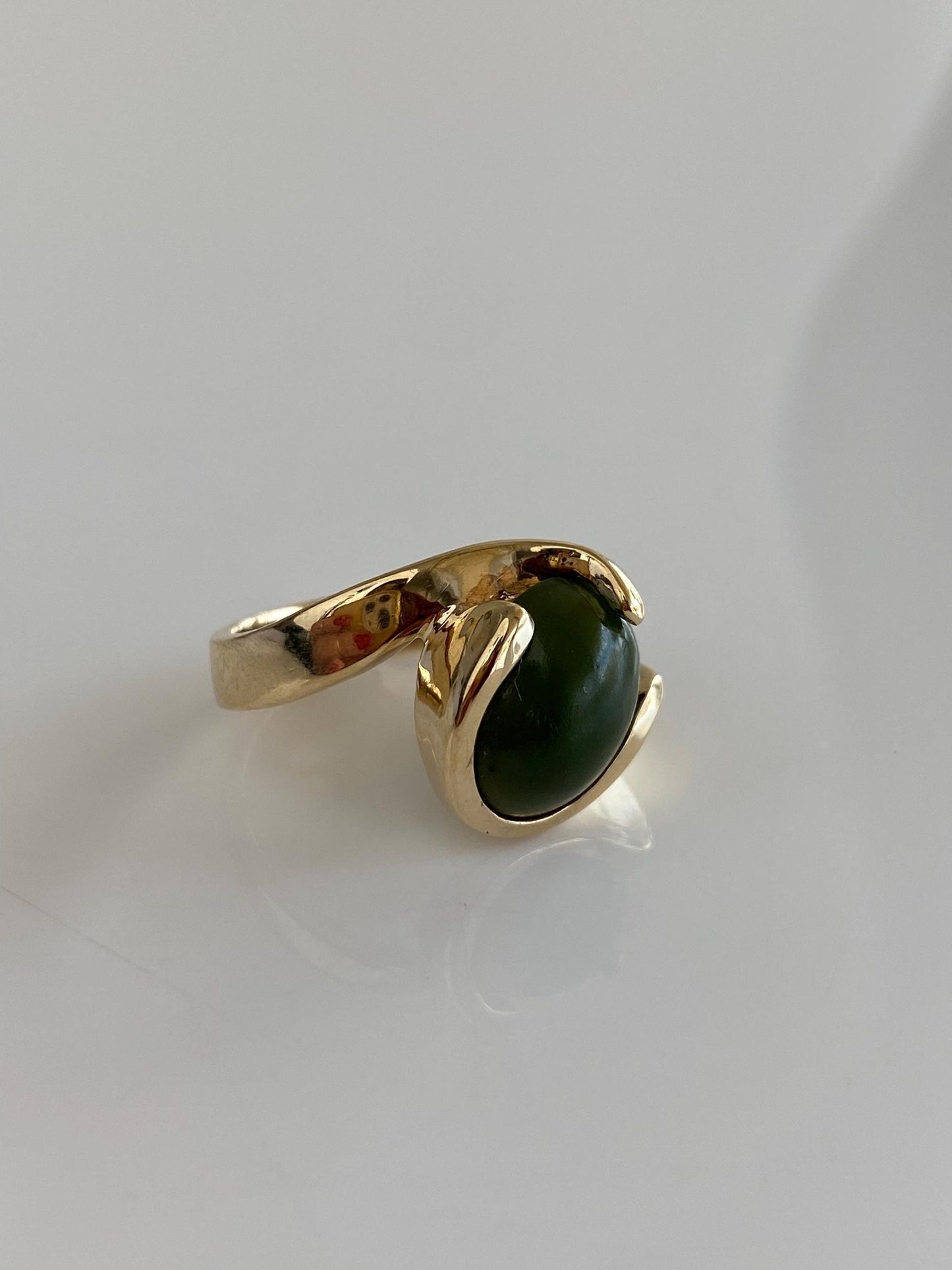 Vintage Solid 10k Yellow Gold Nephrite Ring - Size 5.25