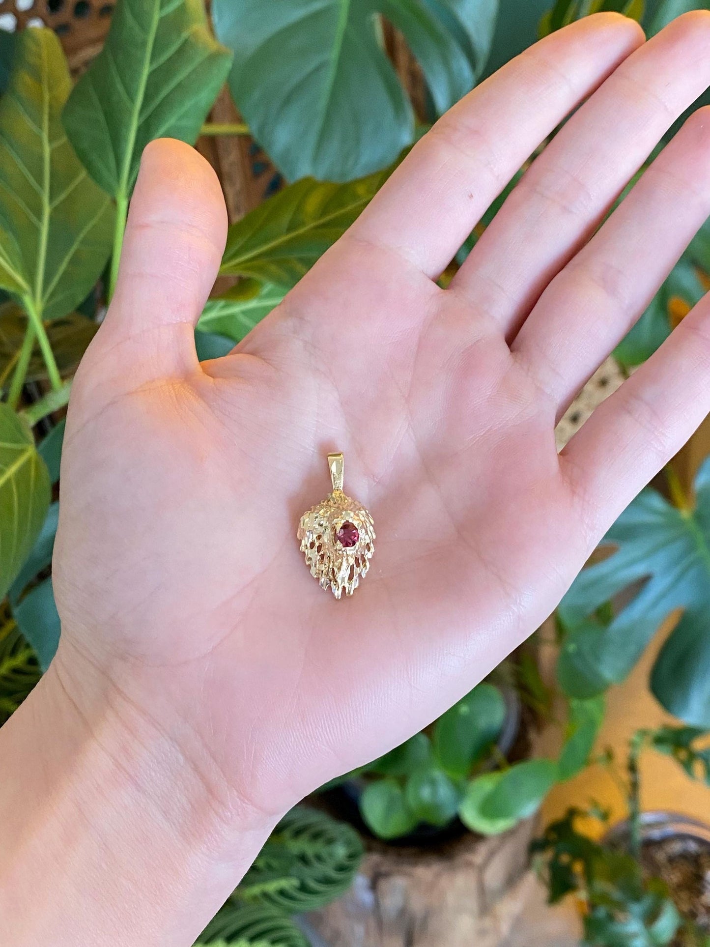 Vintage Solid 14k Yellow Gold Pink Garnet Diamond Cut Organic Charm