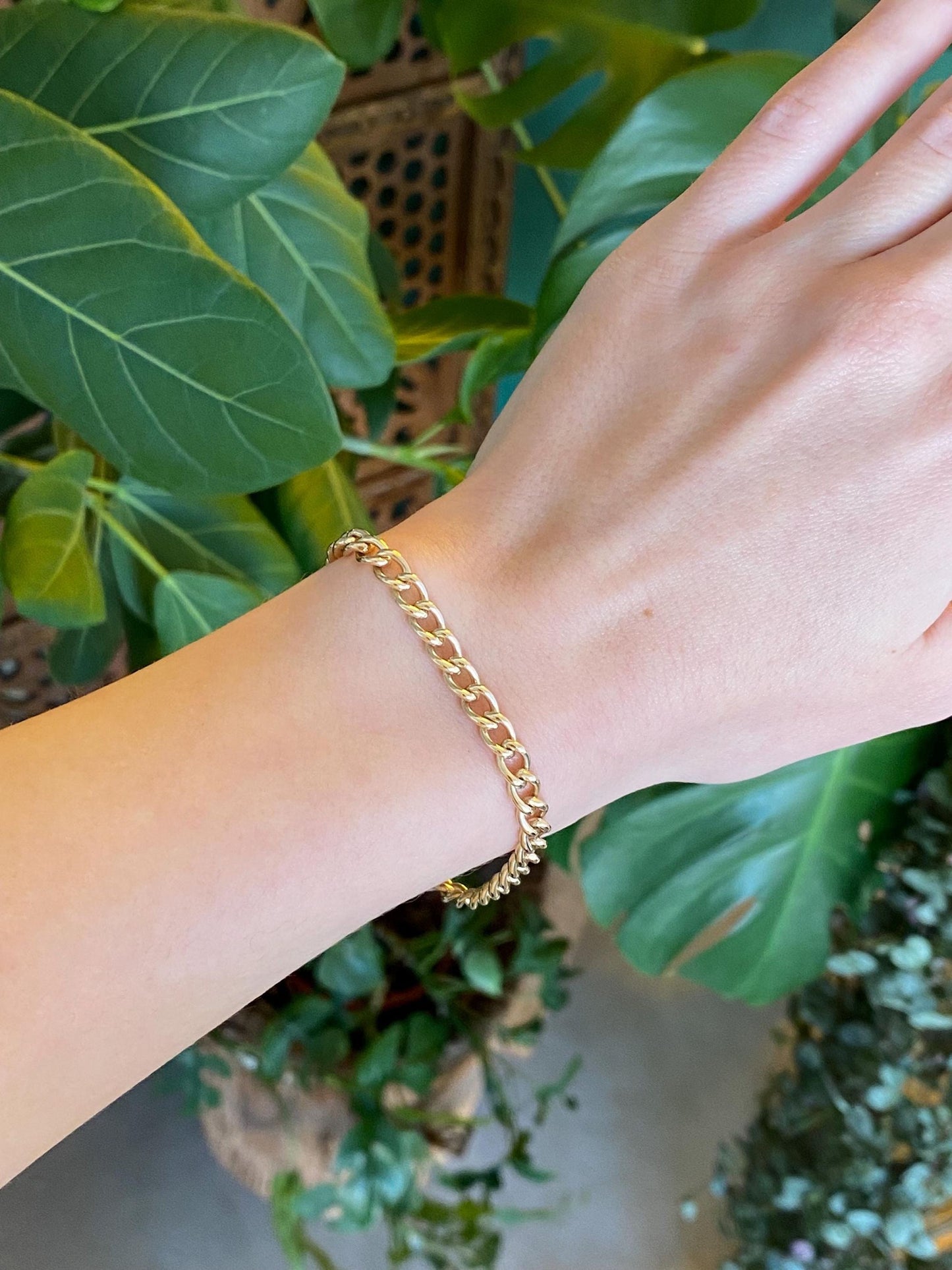 Vintage Solid 14k Yellow Gold Elongated Curb Chain Bracelet - 7 inches