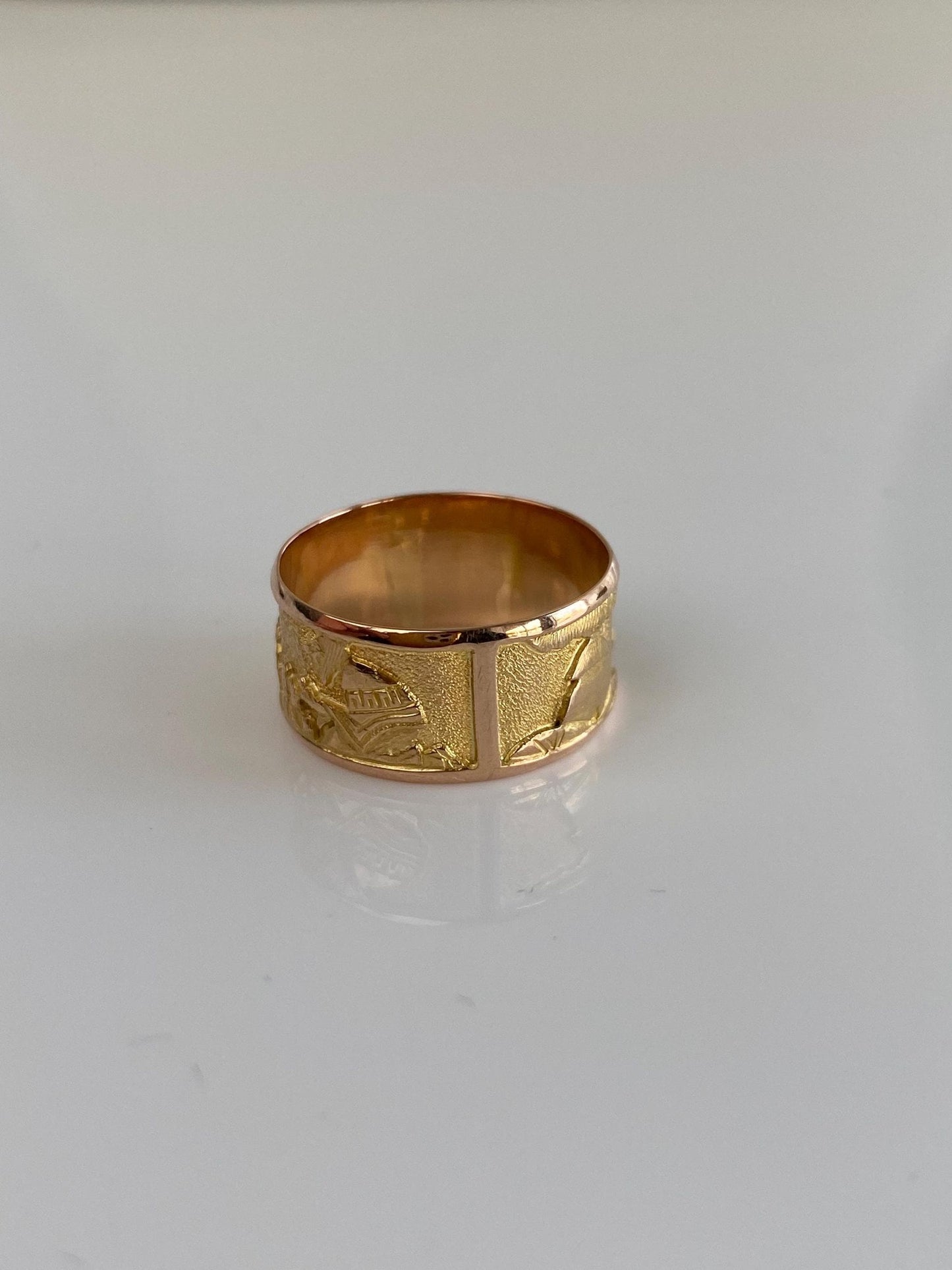 Vintage Solid 18k Yellow Gold Ring Band - Size 5.75