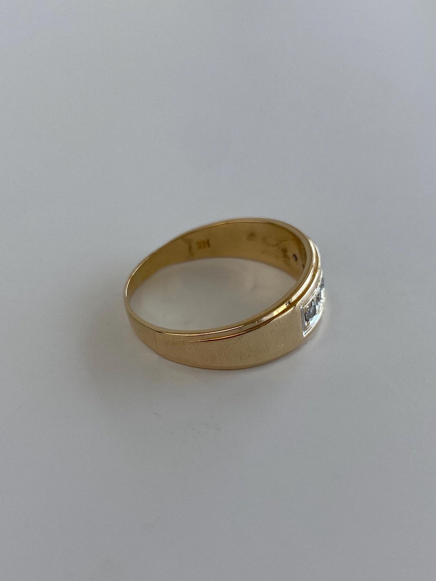 Vintage Solid 14k Yellow Gold Diamond Ring Band - Size 10