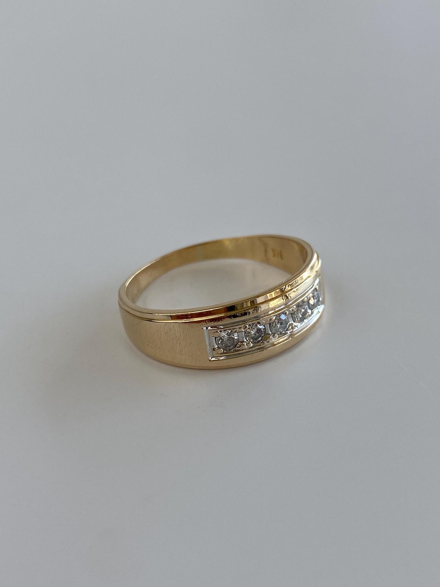 Vintage Solid 14k Yellow Gold Diamond Ring Band - Size 10