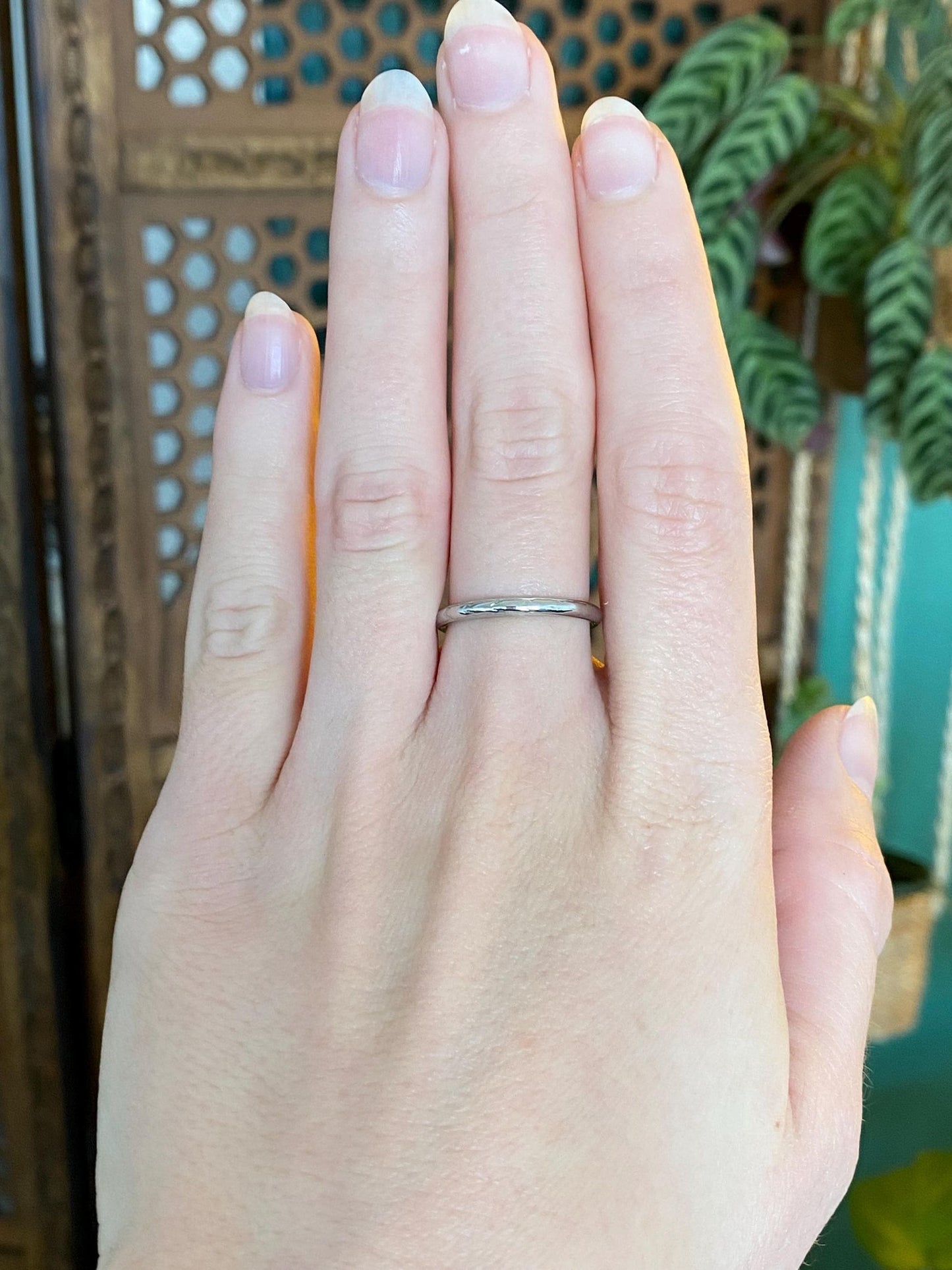Vintage Solid 18k White Gold Designed Ring Band - Size 6.5