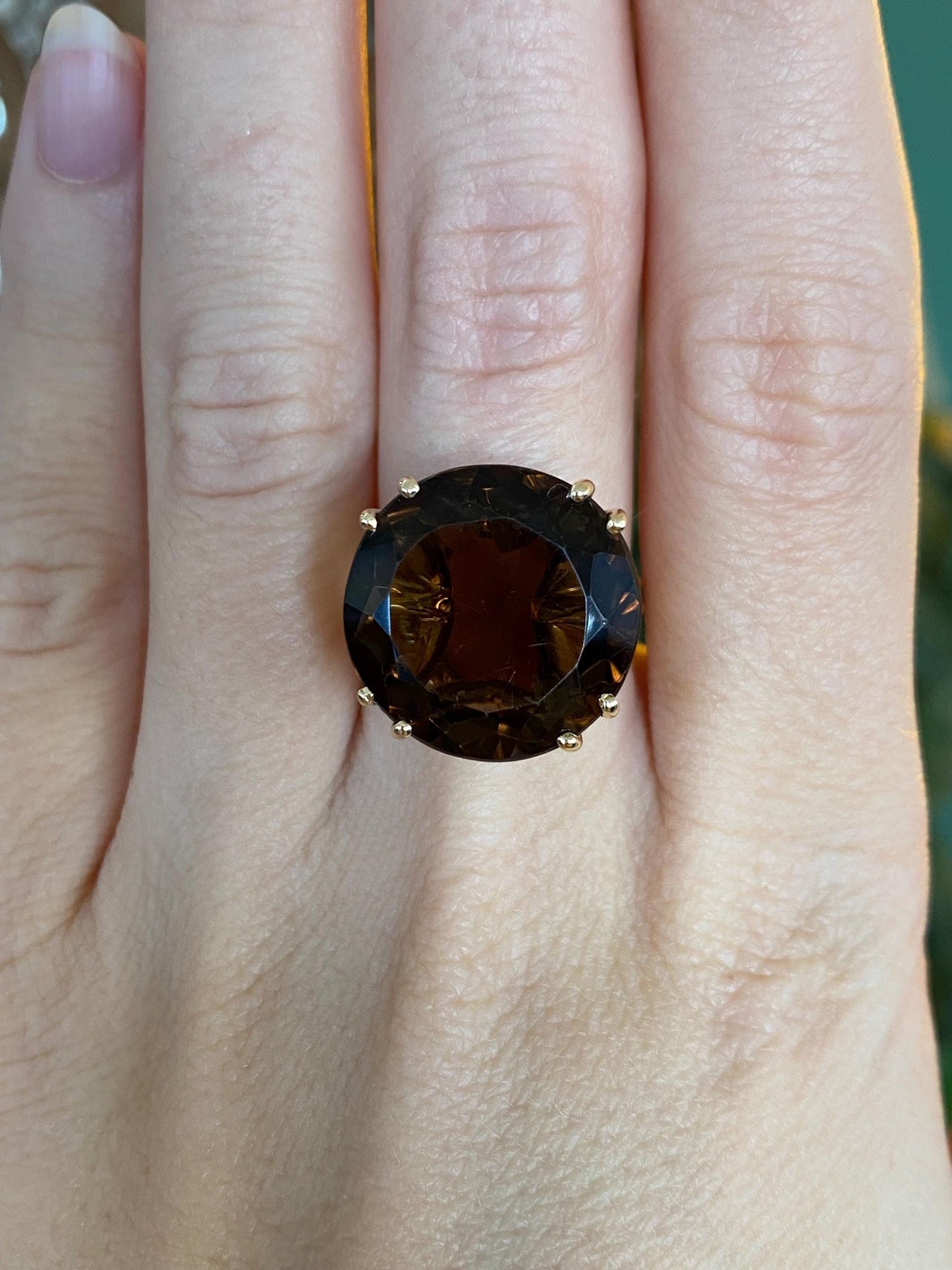 Vintage Solid 18k Yellow Gold Smokey Quartz Cocktail Ring - Size 6