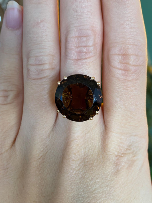 Vintage Solid 18k Yellow Gold Smokey Quartz Cocktail Ring - Size 6