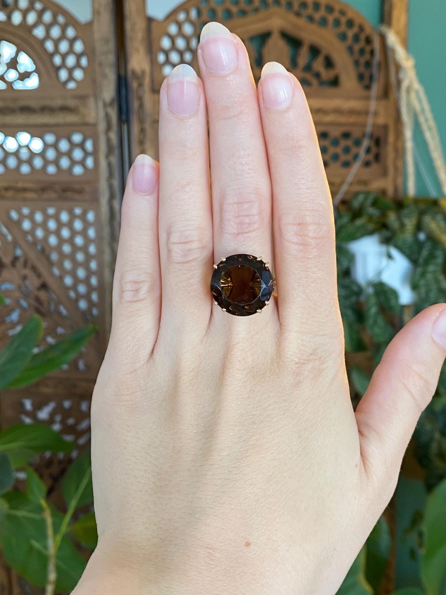 Vintage Solid 18k Yellow Gold Smokey Quartz Cocktail Ring - Size 6