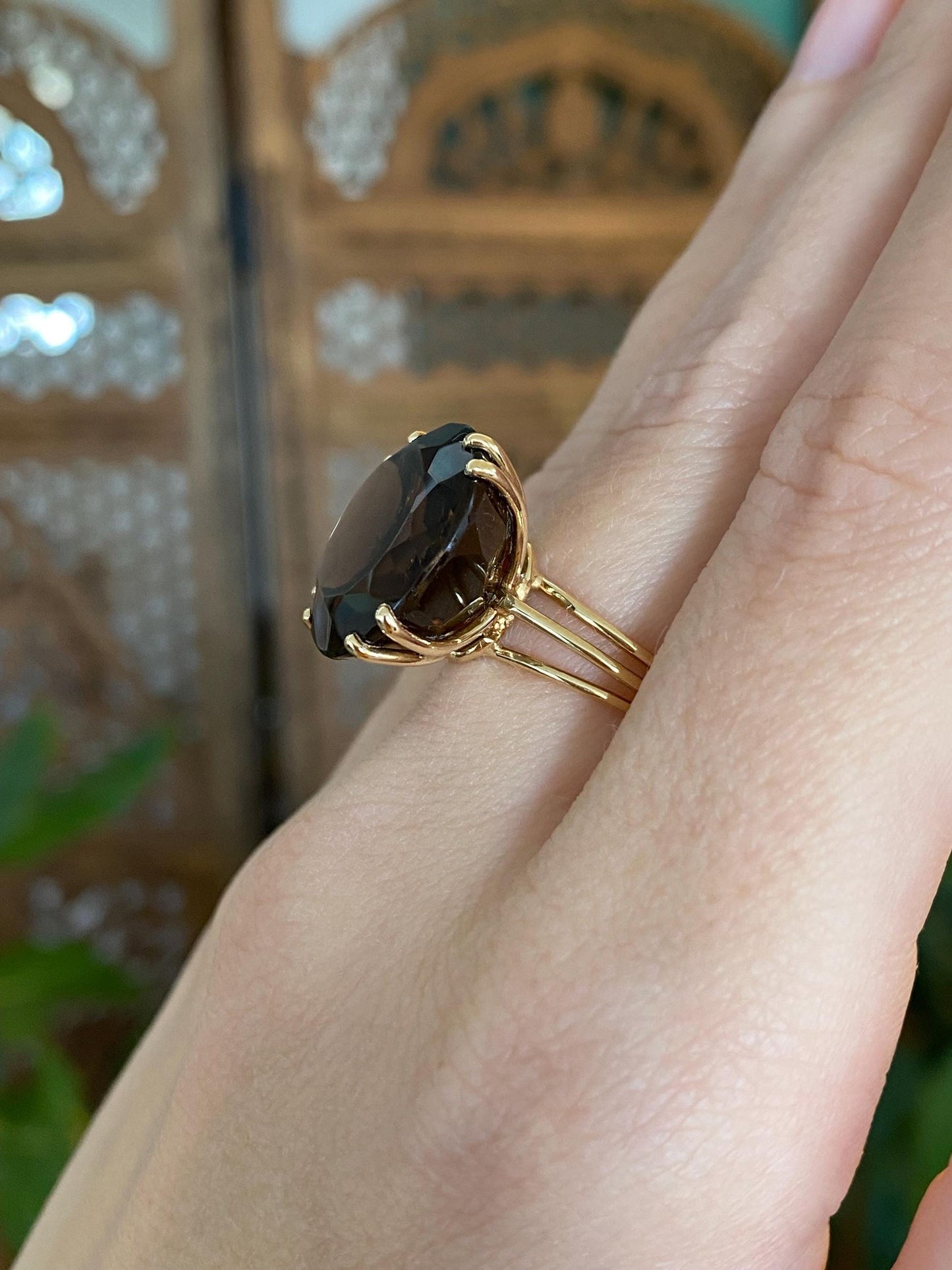 Vintage Solid 18k Yellow Gold Smokey Quartz Cocktail Ring - Size 6