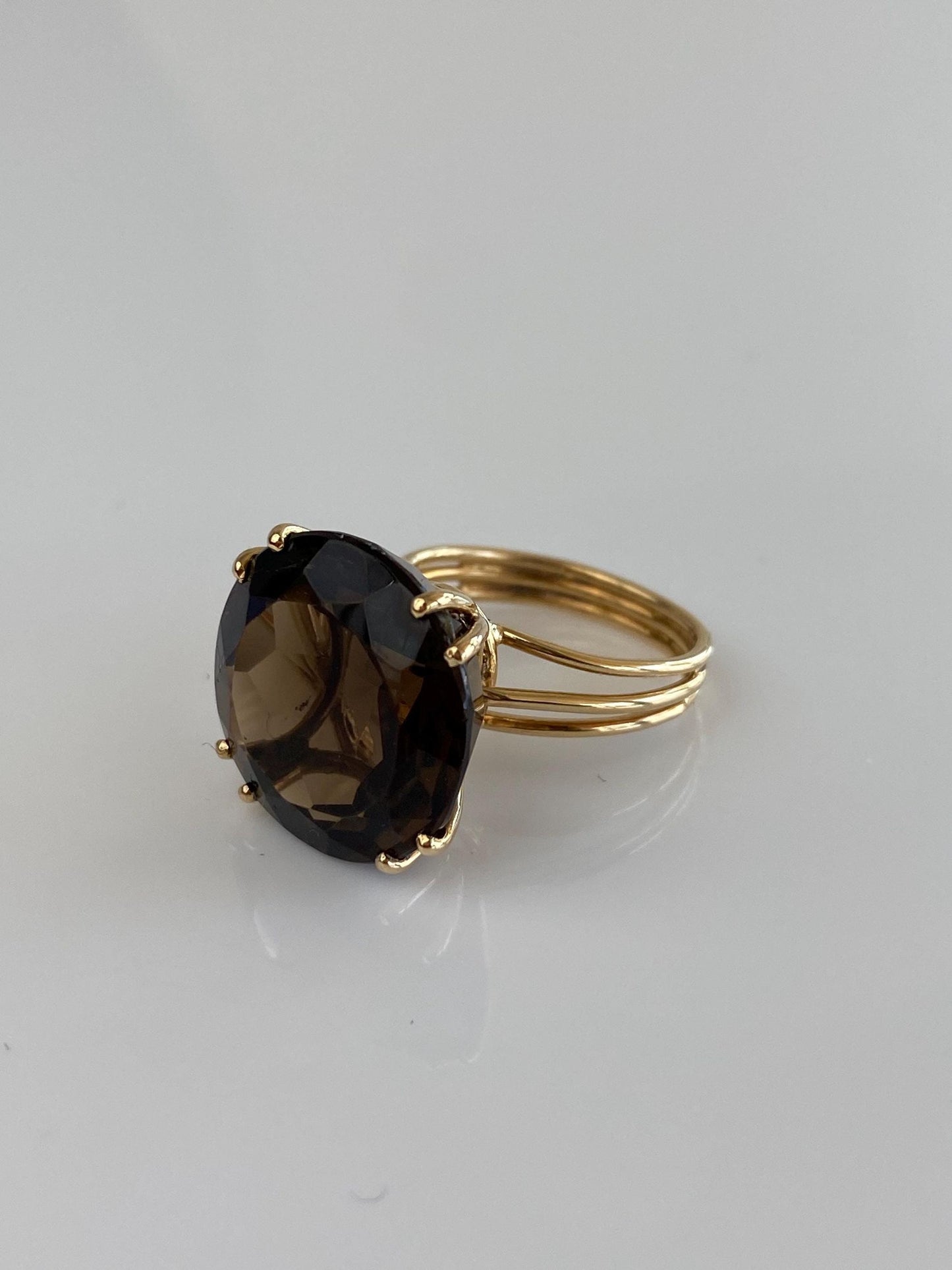 Vintage Solid 18k Yellow Gold Smokey Quartz Cocktail Ring - Size 6