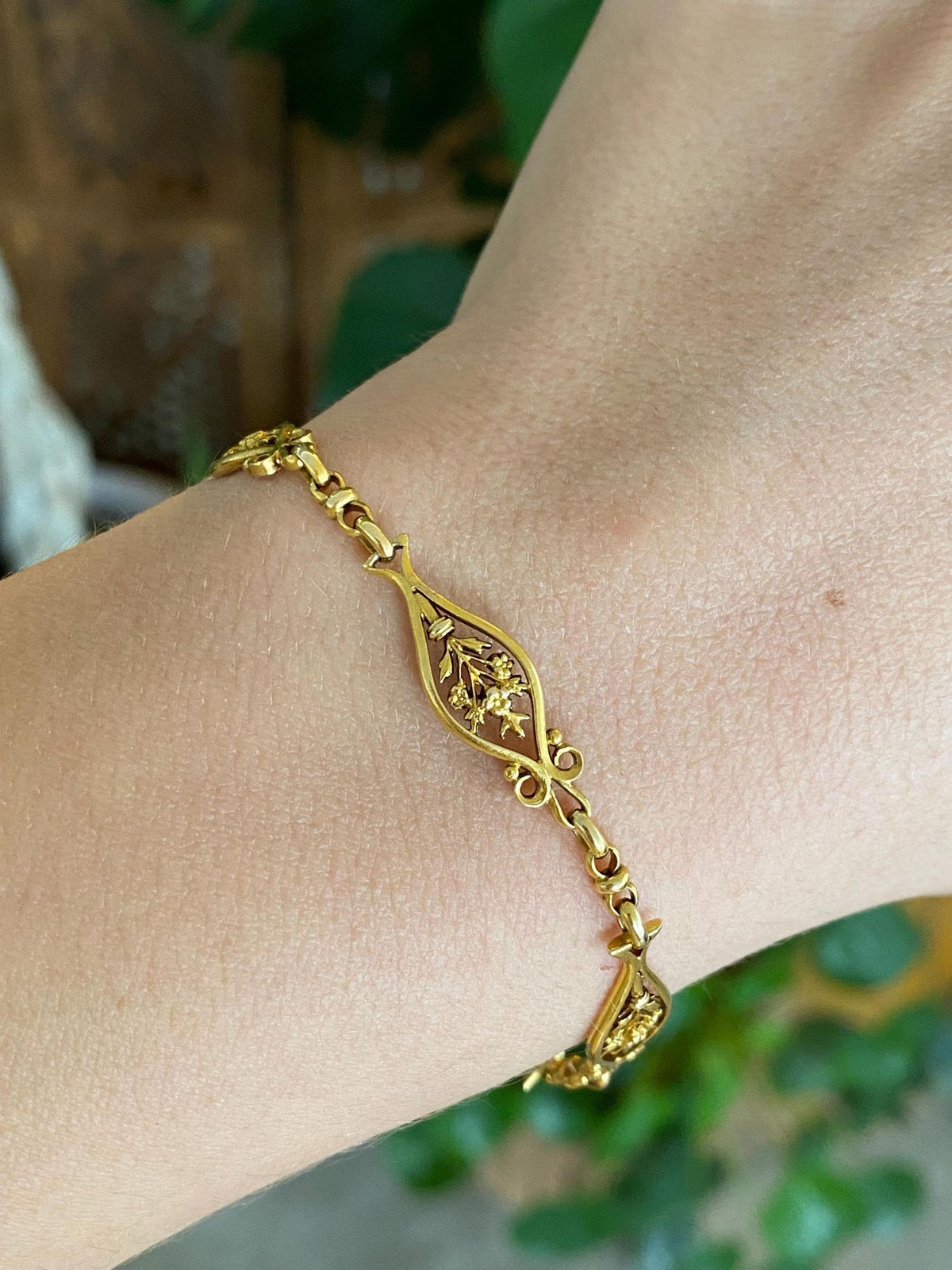 Vintage Solid 22k Yellow Gold Floral Fancy Link Chain Bracelet - 7 inches