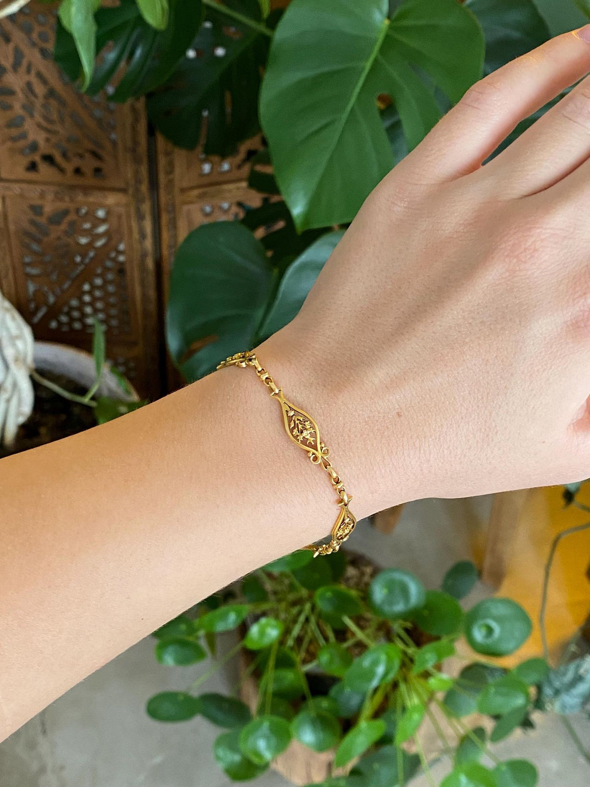 Vintage Solid 22k Yellow Gold Floral Fancy Link Chain Bracelet - 7 inches