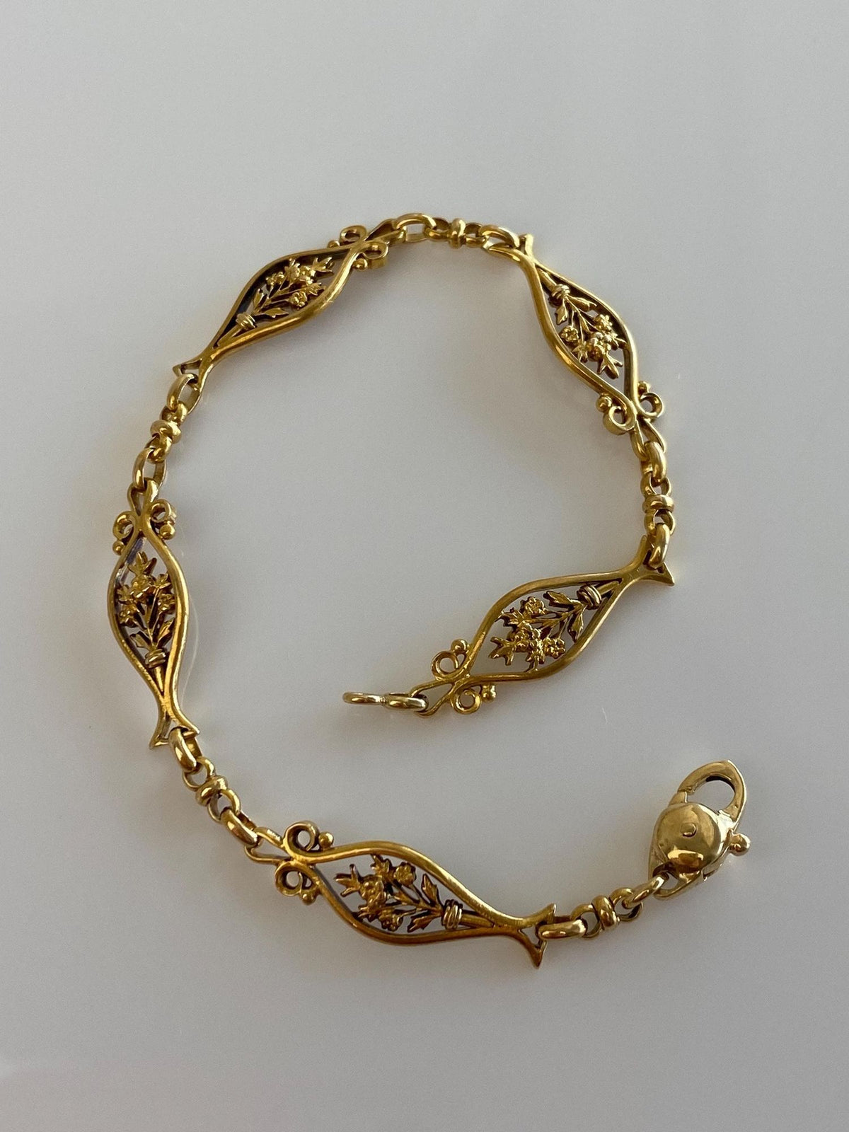Vintage Solid 22k Yellow Gold Floral Fancy Link Chain Bracelet - 7 inches