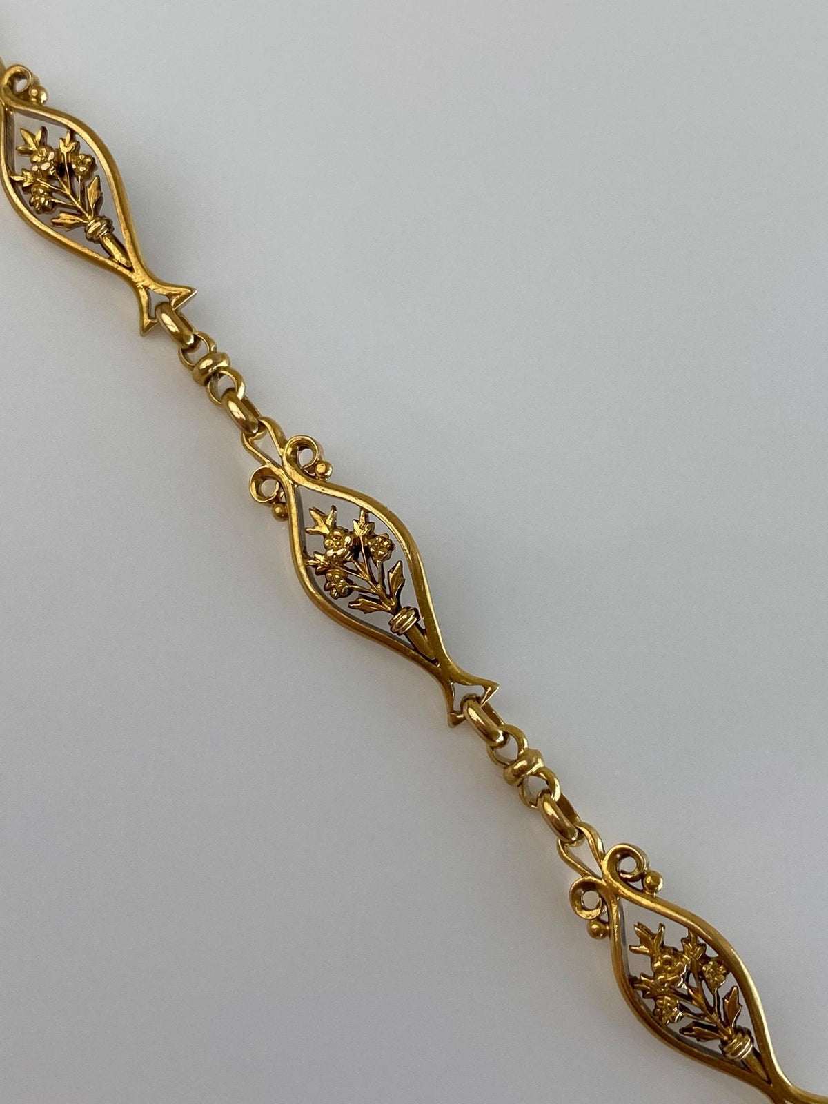 Vintage Solid 22k Yellow Gold Floral Fancy Link Chain Bracelet - 7 inches