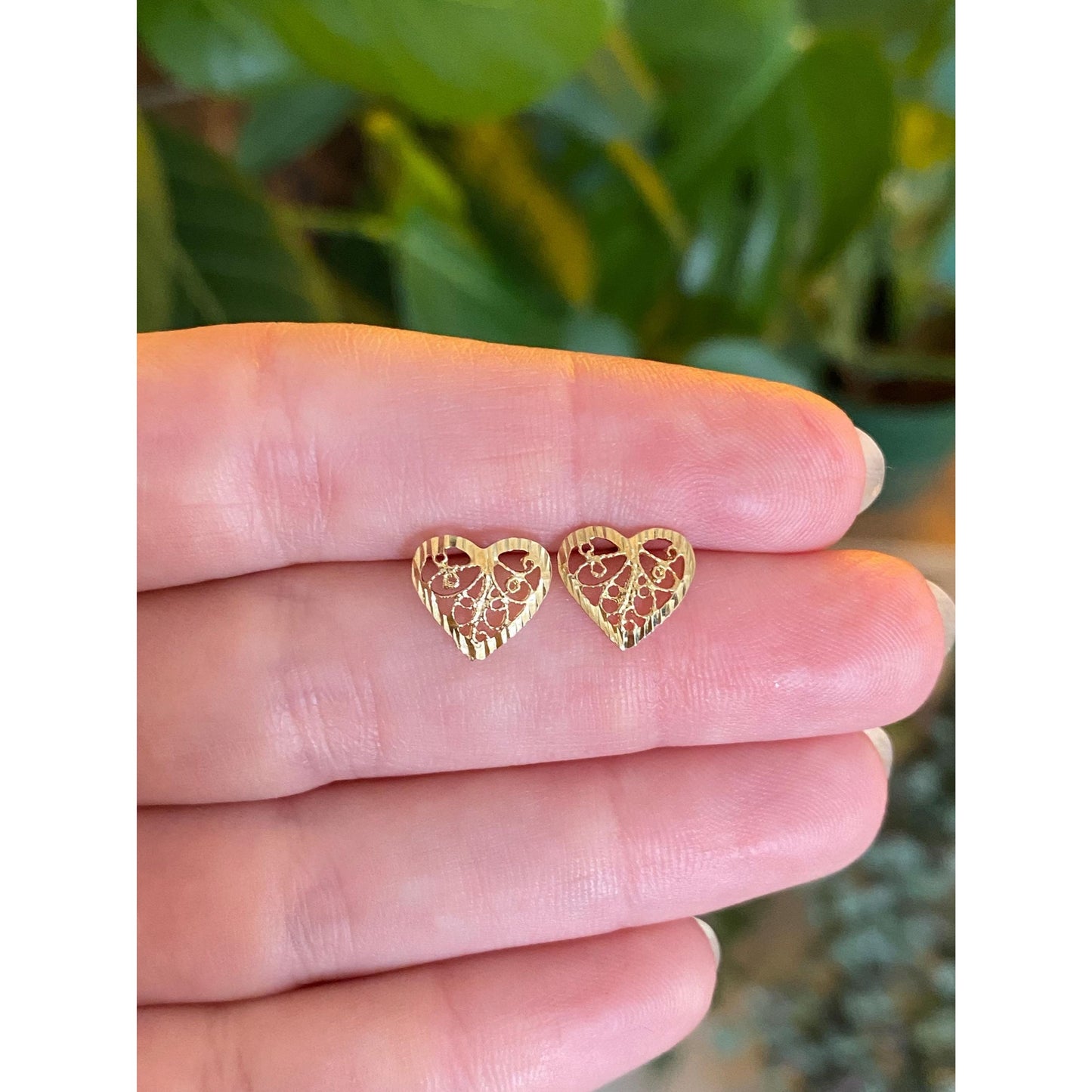 Solid 14k Yellow Gold Filigree Heart Stud Earrings