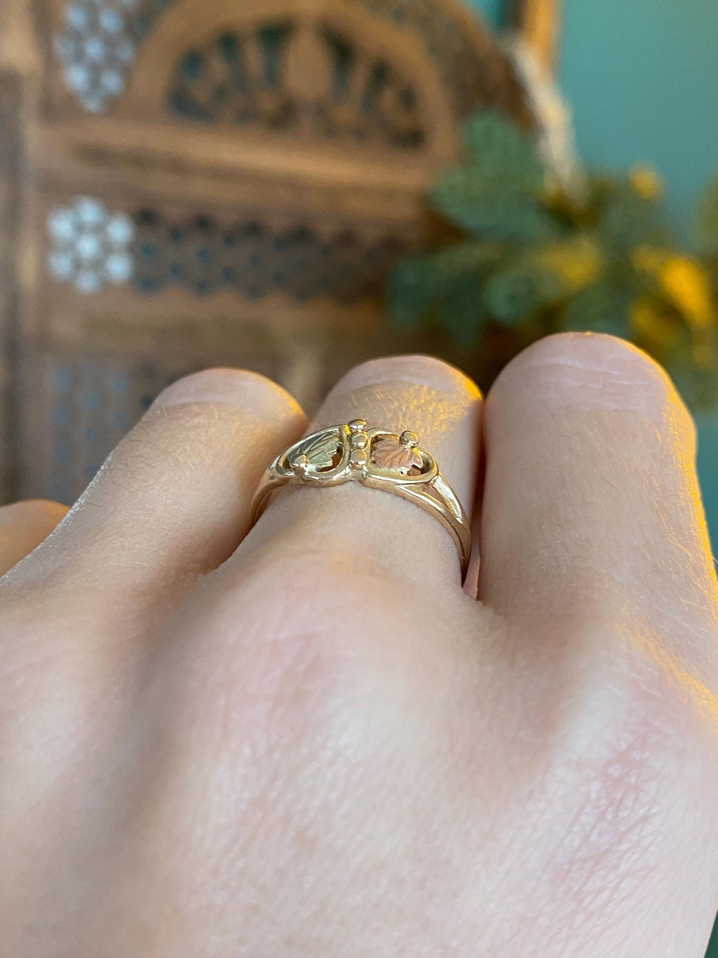 Vintage Solid 14k Black Hills Gold Leaf Heart Ring - Size 7.25