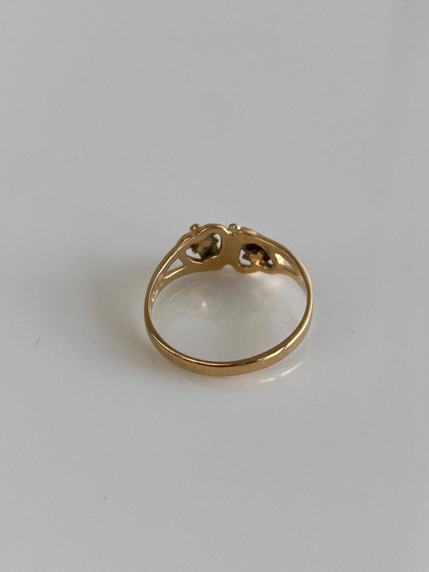 Vintage Solid 14k Black Hills Gold Leaf Heart Ring - Size 7.25