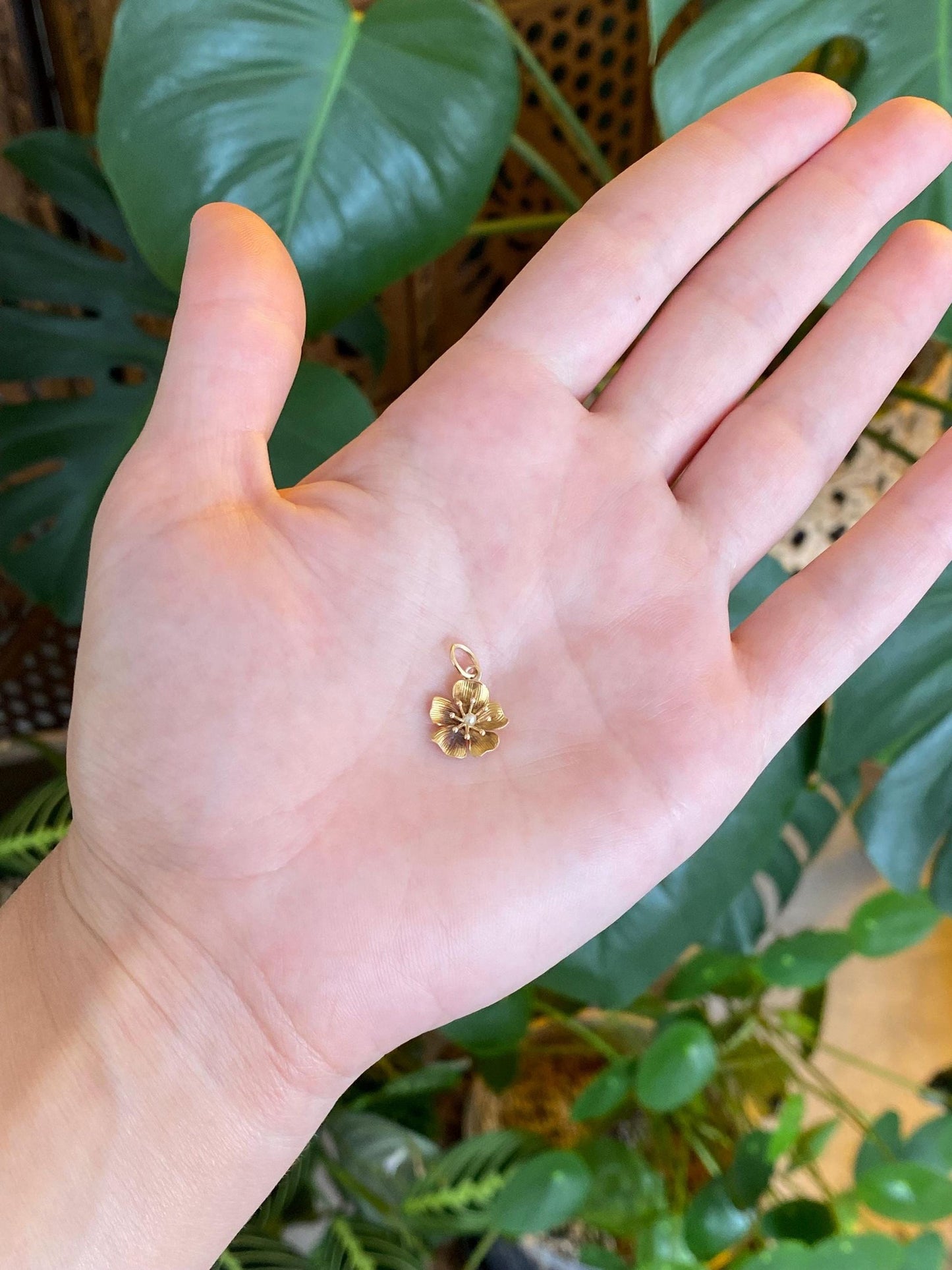 Vintage Solid 14k Yellow Gold Seed Pearl Flower Stick Pin Charm