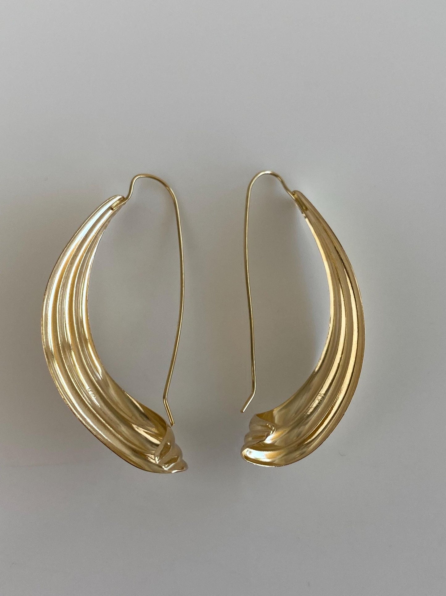 Vintage Solid 14k Yellow Gold Lined Twist Drop Earrings
