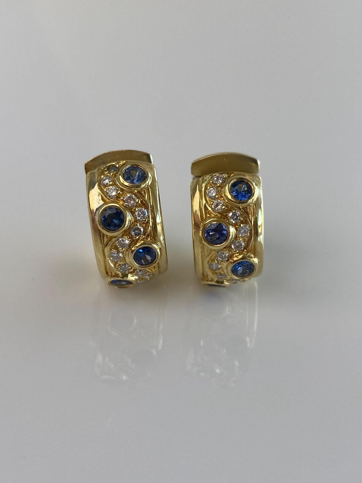 Vintage Solid 18k Yellow Gold Blue Sapphire Diamond Dotted Hoop Earrings