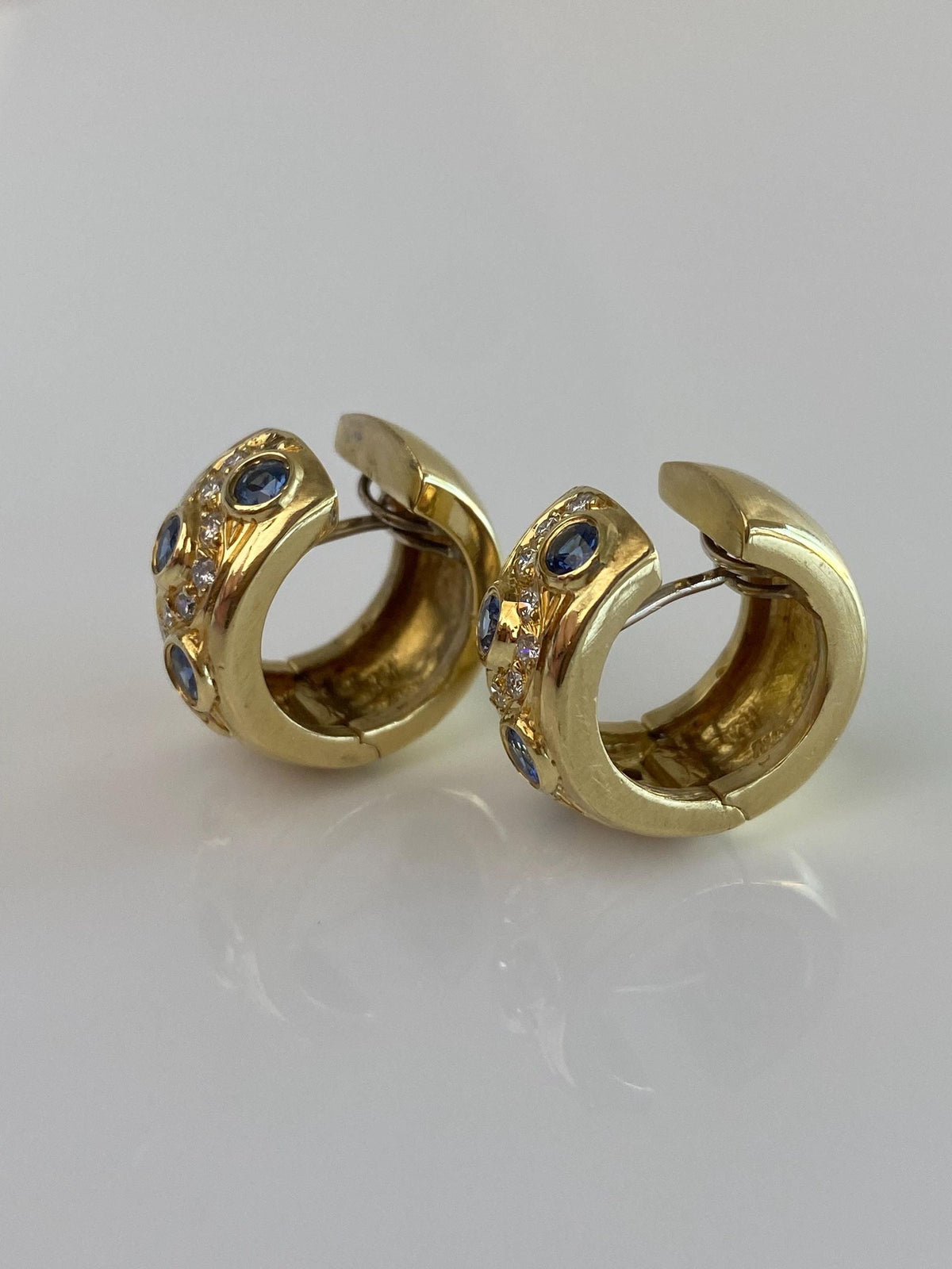 Vintage Solid 18k Yellow Gold Blue Sapphire Diamond Dotted Hoop Earrings