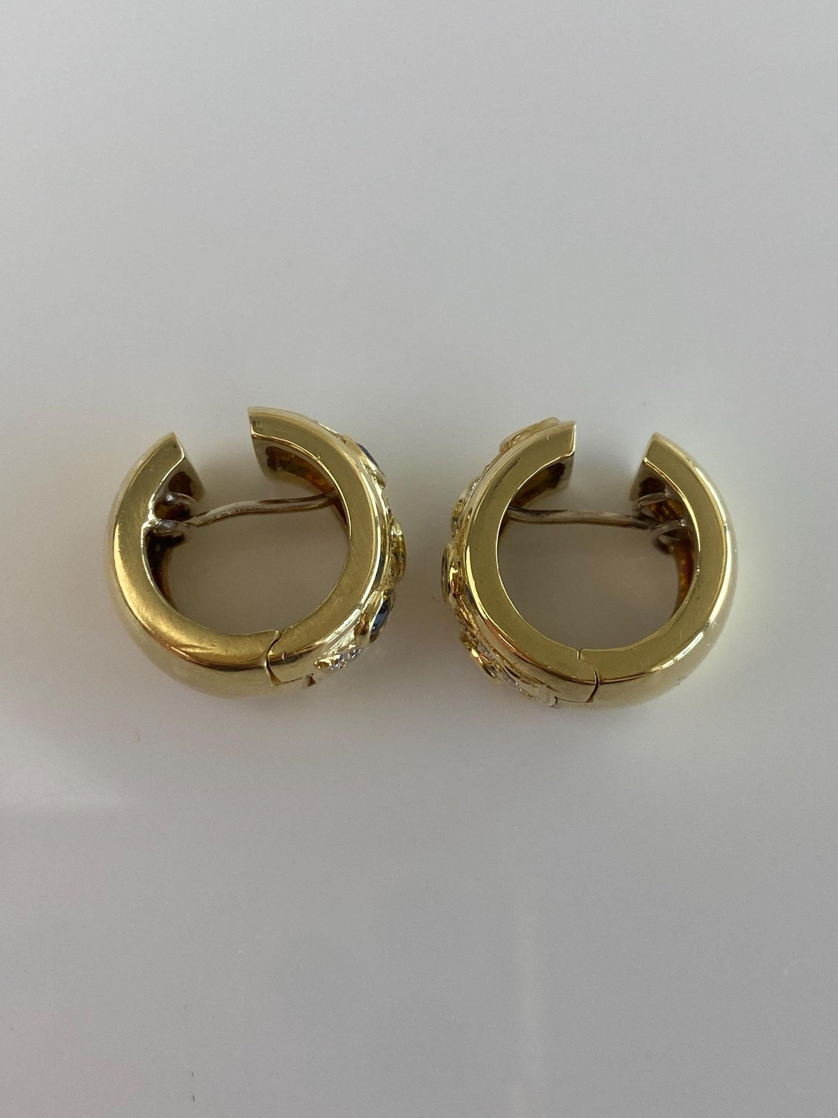Vintage Solid 18k Yellow Gold Blue Sapphire Diamond Dotted Hoop Earrings