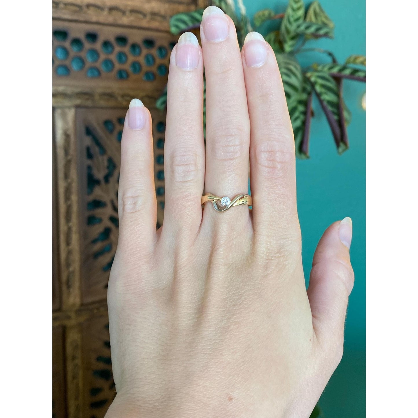 Vintage Solid 18k Yellow & White Gold Diamond Ring Band - Size 7.25