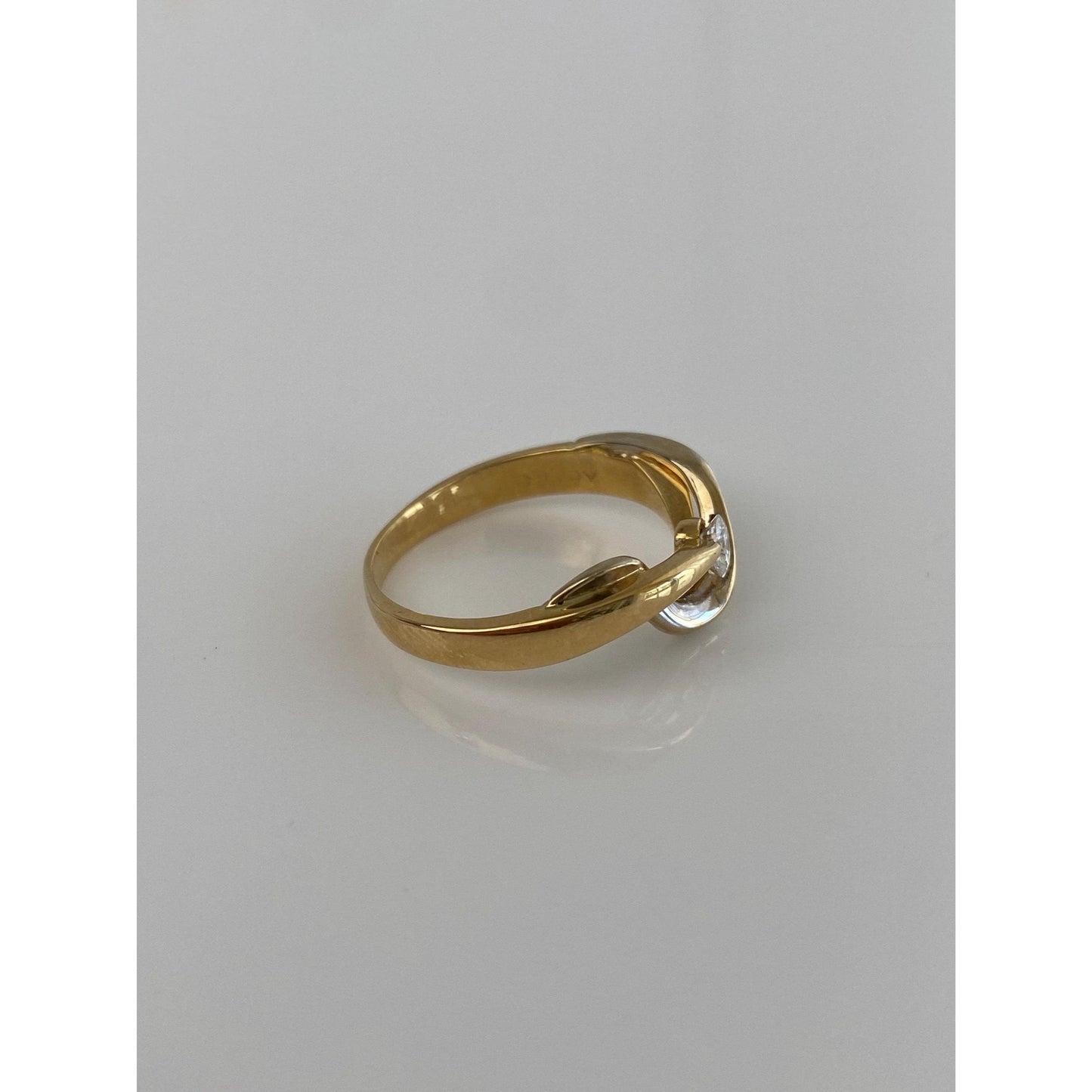 Vintage Solid 18k Yellow & White Gold Diamond Ring Band - Size 7.25