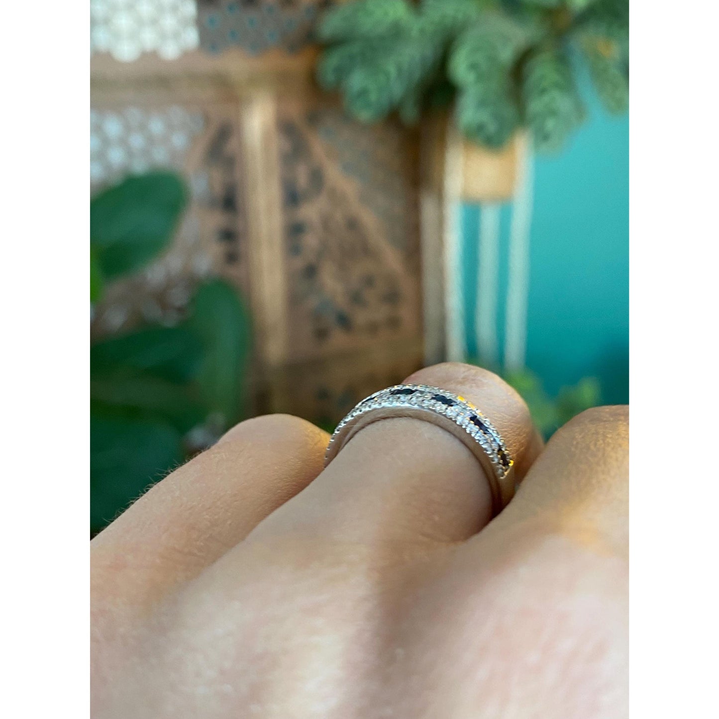 Vintage Solid 10k White Gold Clear & Blue Sapphire Ring Band - Size 5.25