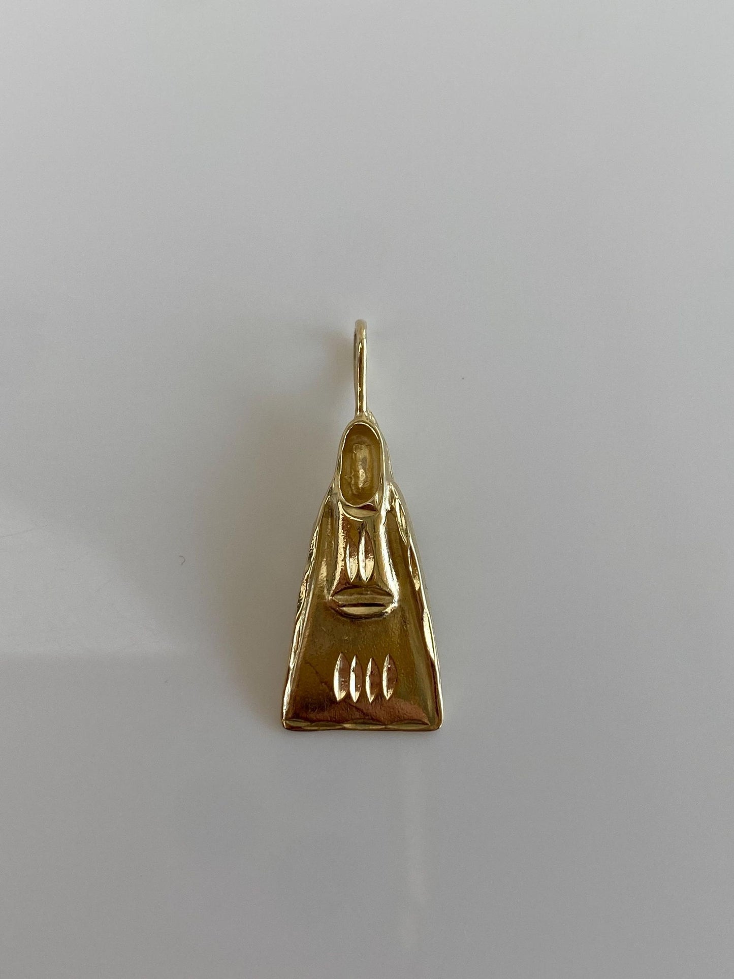 Vintage Solid 14k Yellow Gold Diamond Cut Swim Fin Charm