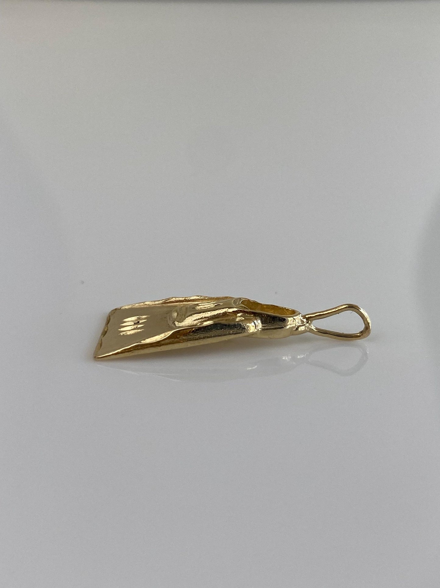 Vintage Solid 14k Yellow Gold Diamond Cut Swim Fin Charm