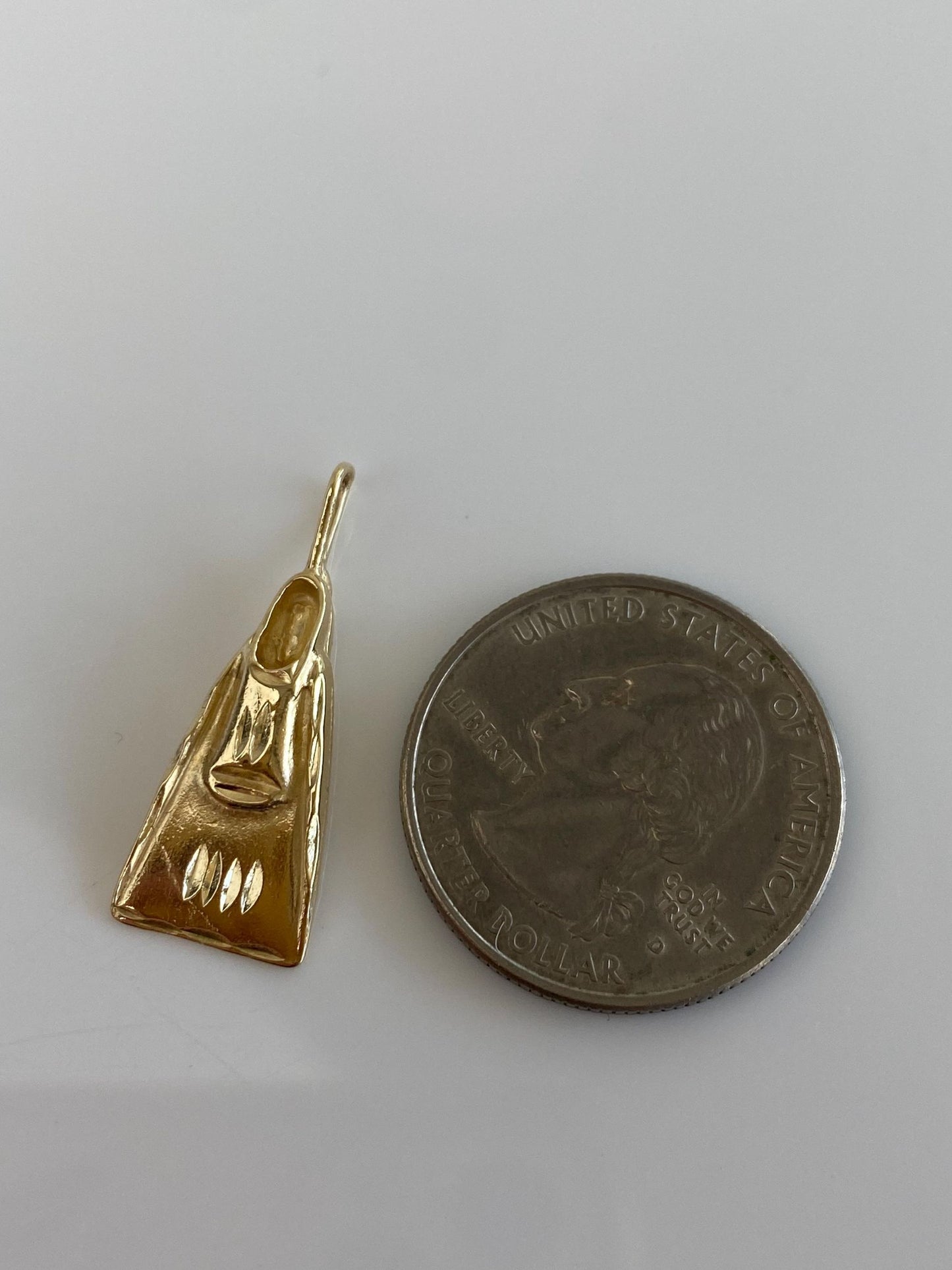 Vintage Solid 14k Yellow Gold Diamond Cut Swim Fin Charm