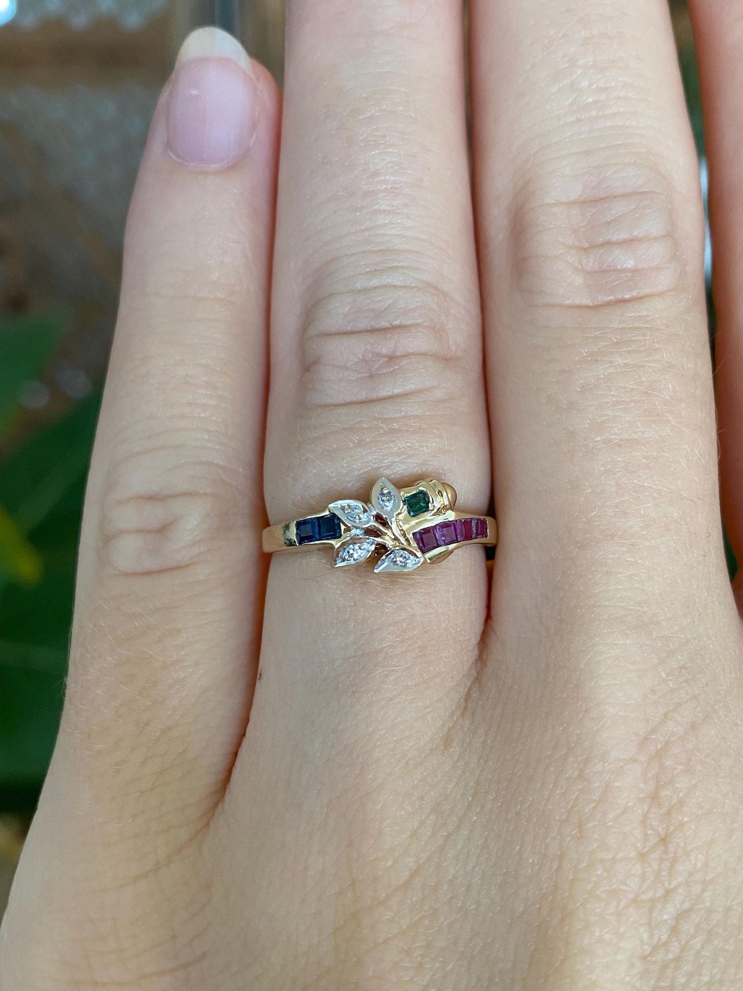 Vintage Solid 14k White & Yellow Gold Clear Sapphire Ruby Blue Spinel Emerald Ring - Size 5.25