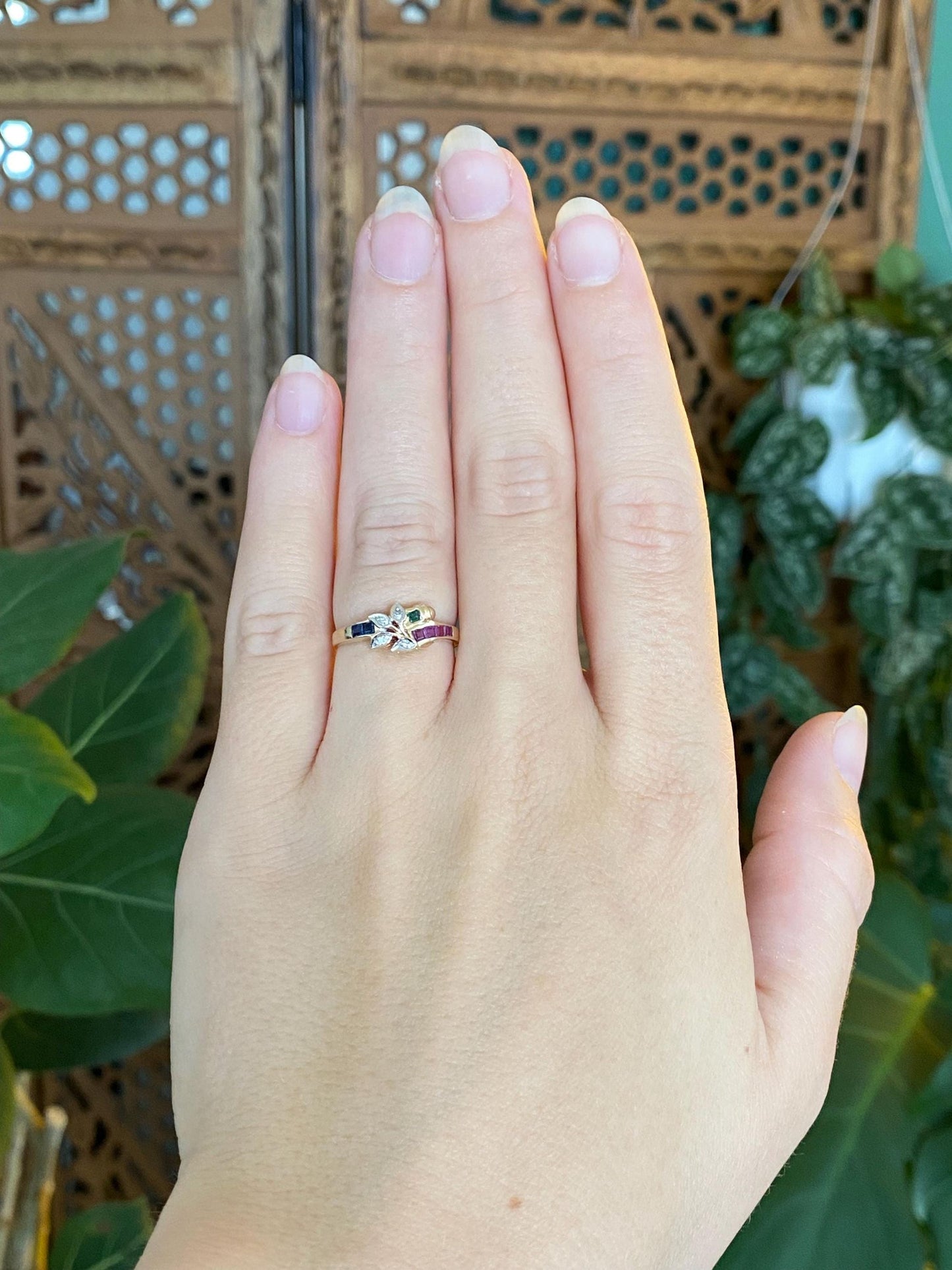 Vintage Solid 14k White & Yellow Gold Clear Sapphire Ruby Blue Spinel Emerald Ring - Size 5.25