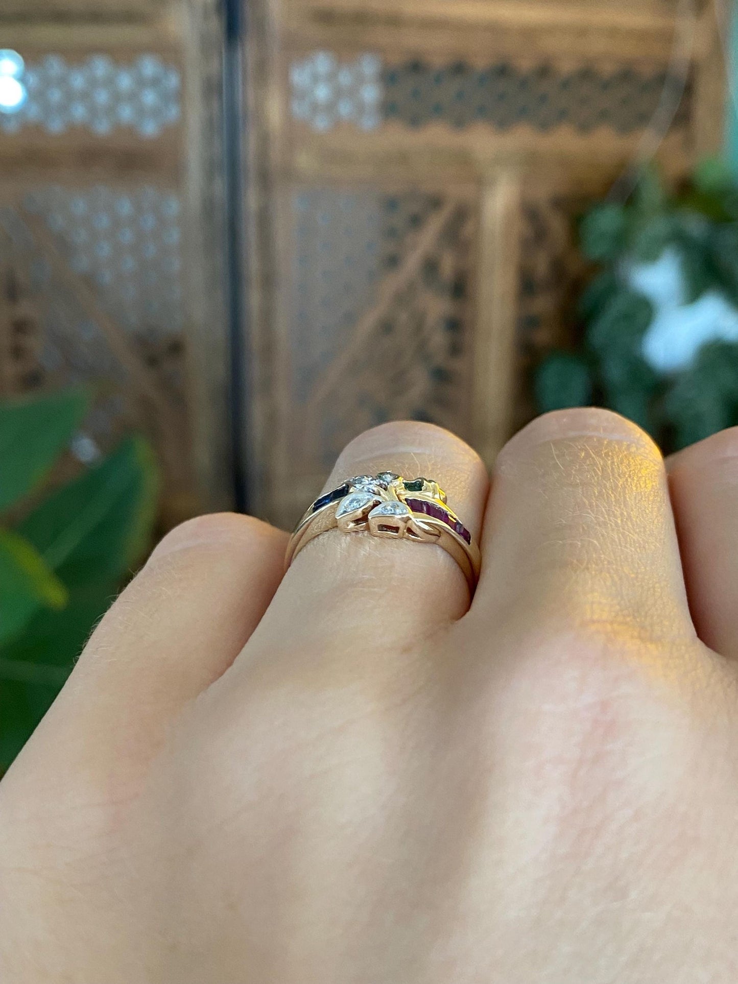 Vintage Solid 14k White & Yellow Gold Clear Sapphire Ruby Blue Spinel Emerald Ring - Size 5.25