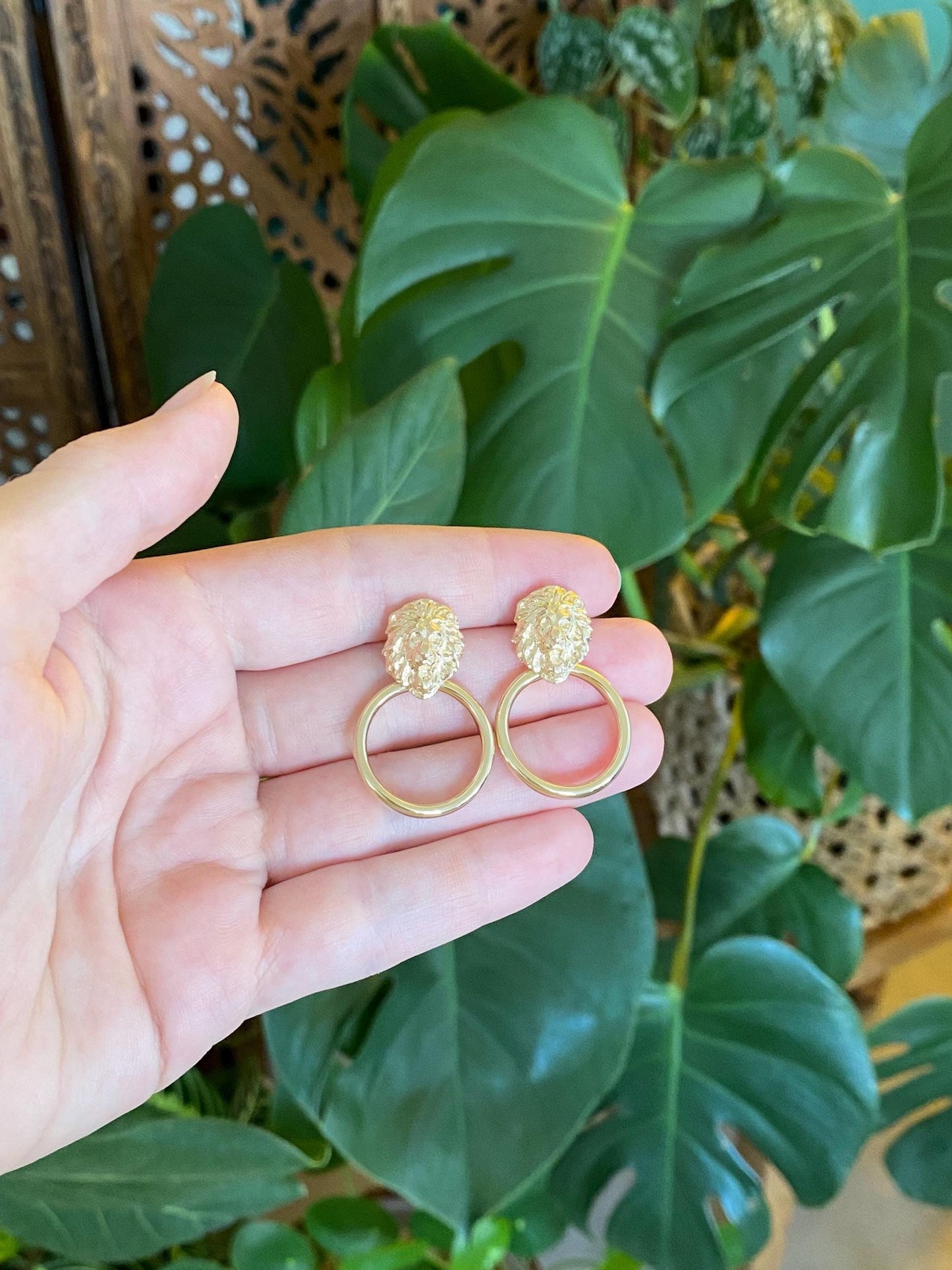 Vintage Solid 14k Yellow Gold Lion Head Hoop Doorknocker Stud Earrings