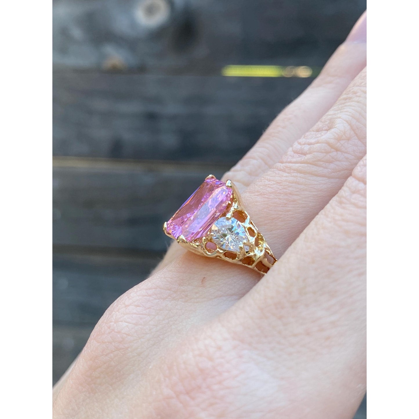 Vintage Solid 10k Yellow Gold Pink & Clear Cubic Zirconia Ring - Size 7.25