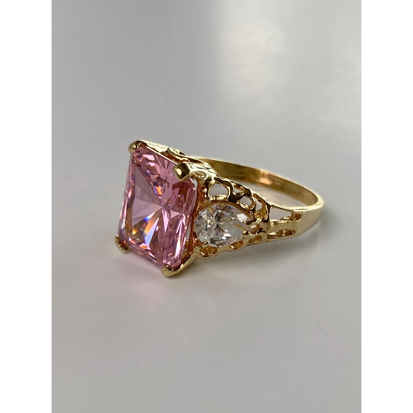 Vintage Solid 10k Yellow Gold Pink & Clear Cubic Zirconia Ring - Size 7.25