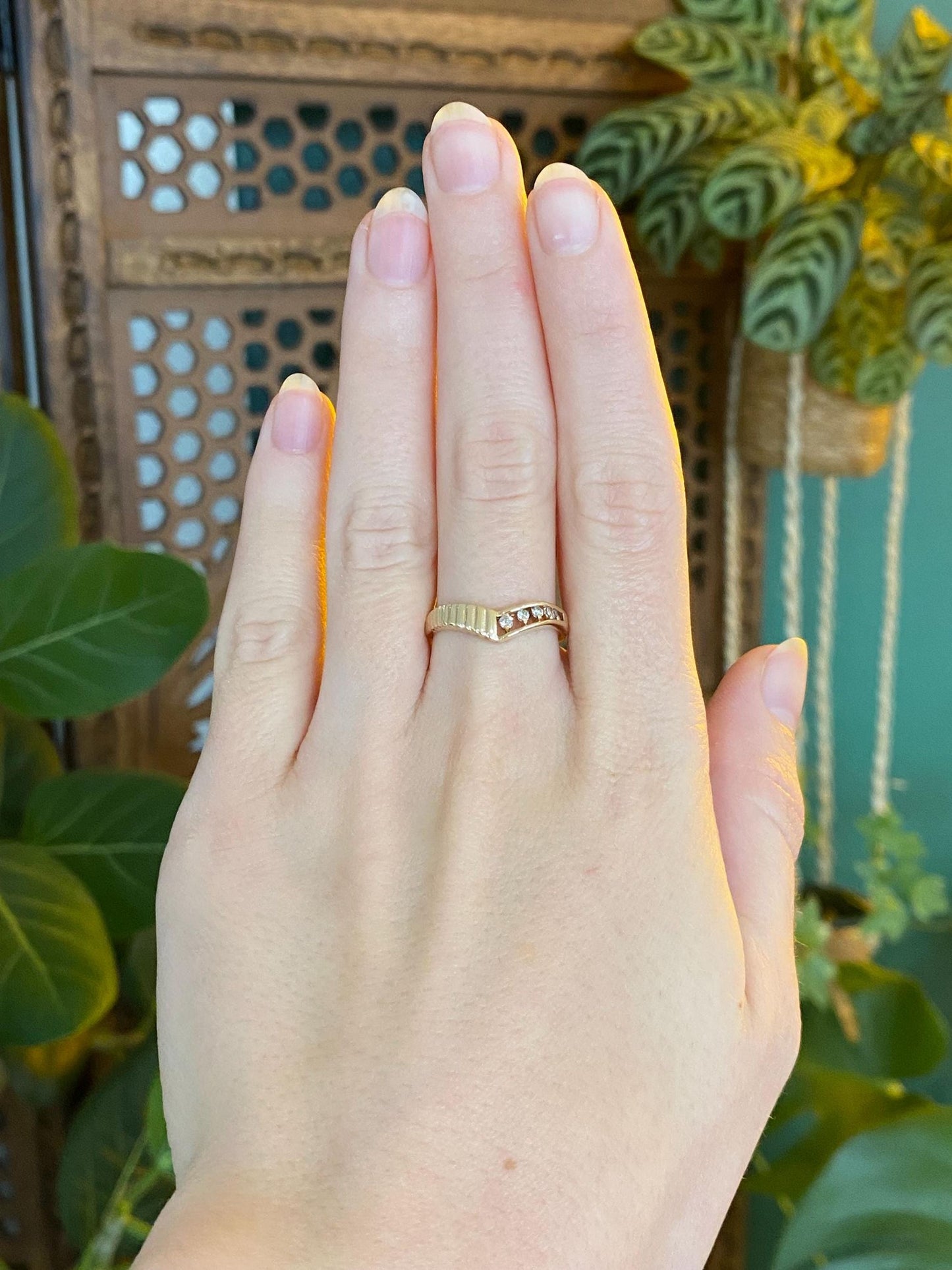 Vintage Solid 14k Yellow Gold Diamond Chevron Ring - Size 7.25