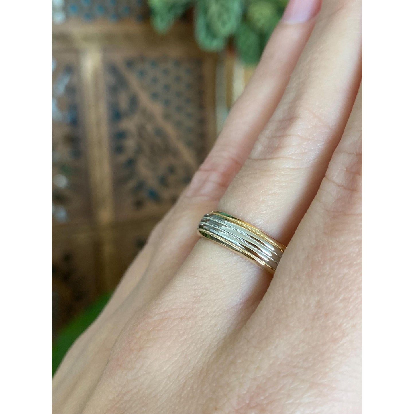 Vintage Solid 14k White & Yellow Gold Lined Ring Band - Size 8.25-8.5