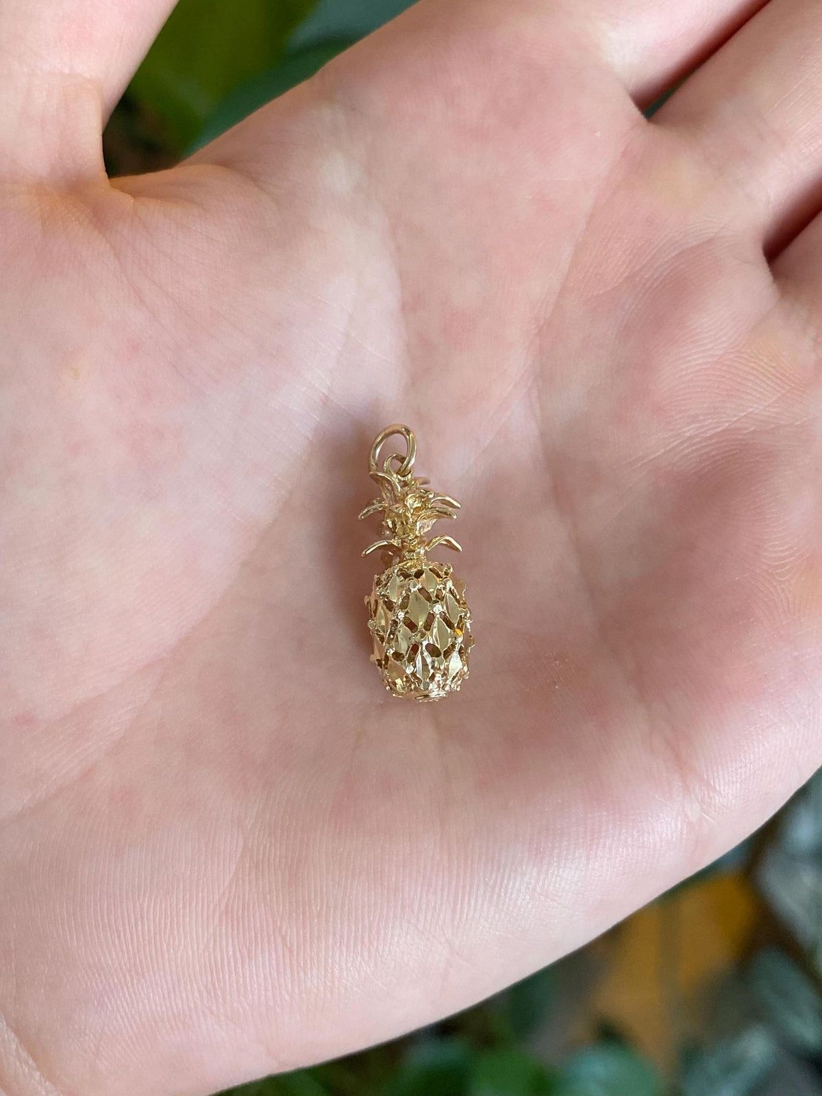 Vintage 14k Yellow Gold Diamond Cut Pineapple Charm
