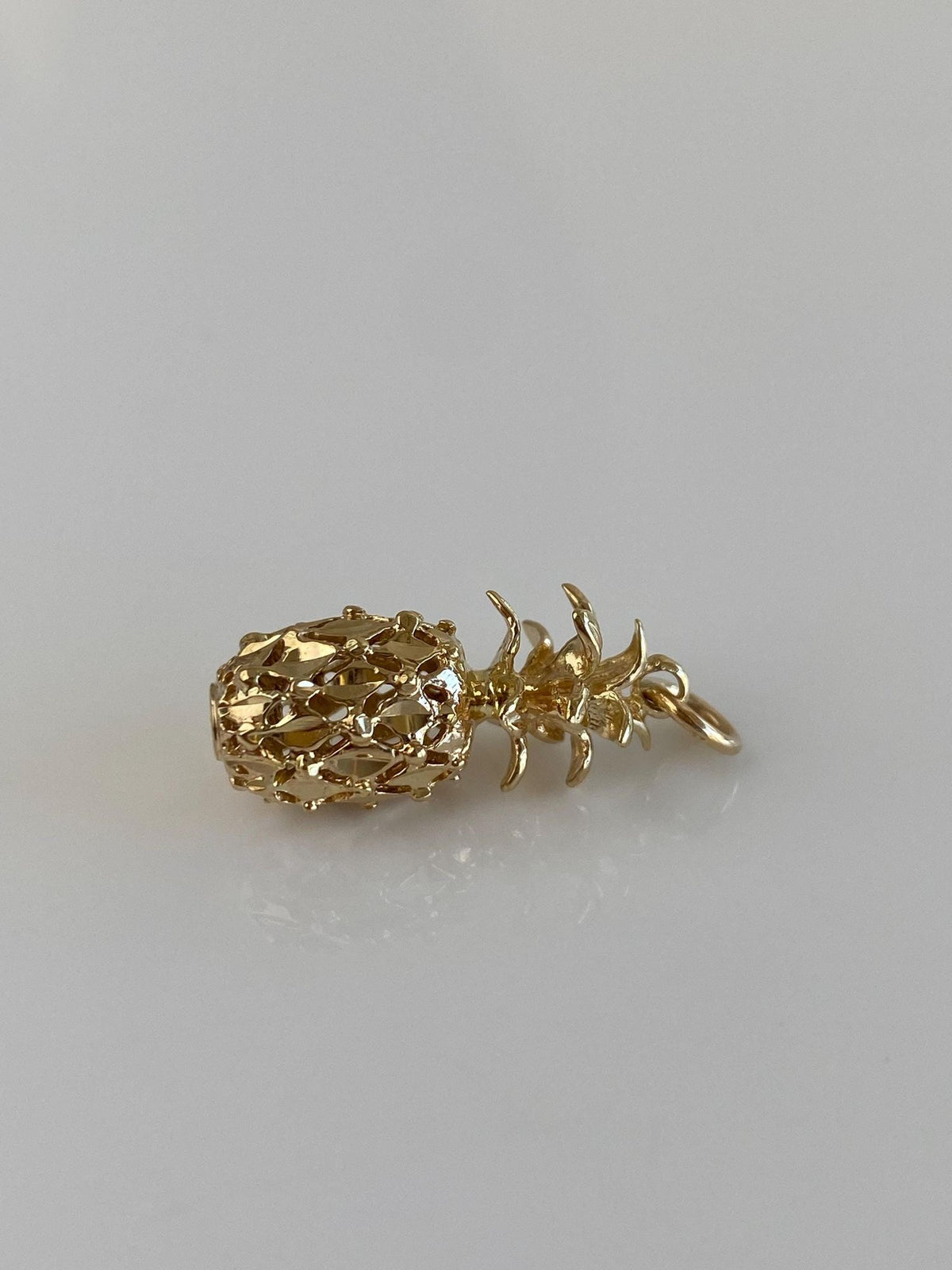 Vintage 14k Yellow Gold Diamond Cut Pineapple Charm