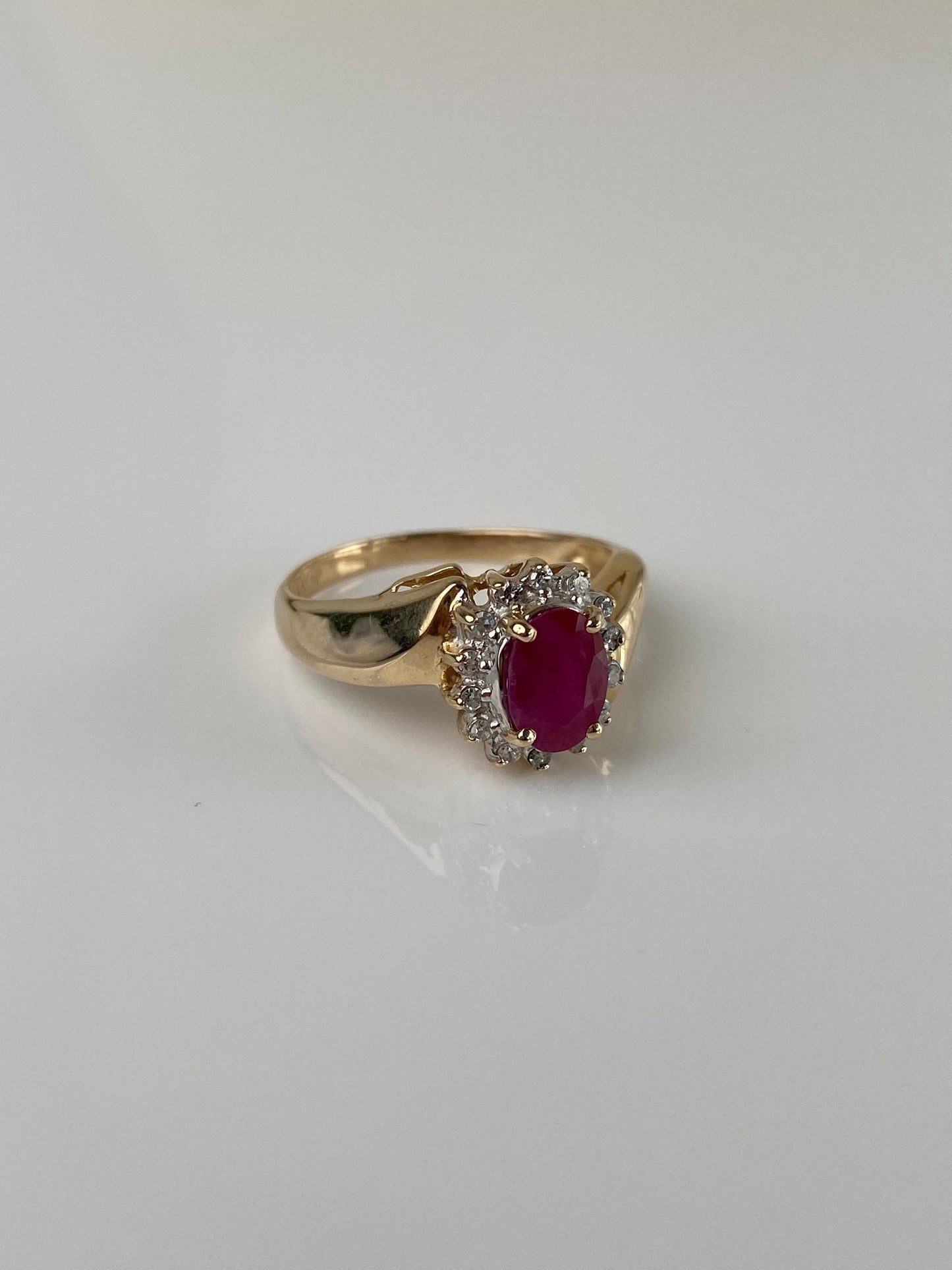 Vintage Solid 14k Yellow Gold Diamond Halo Ruby Twist Ring - Size 6.75