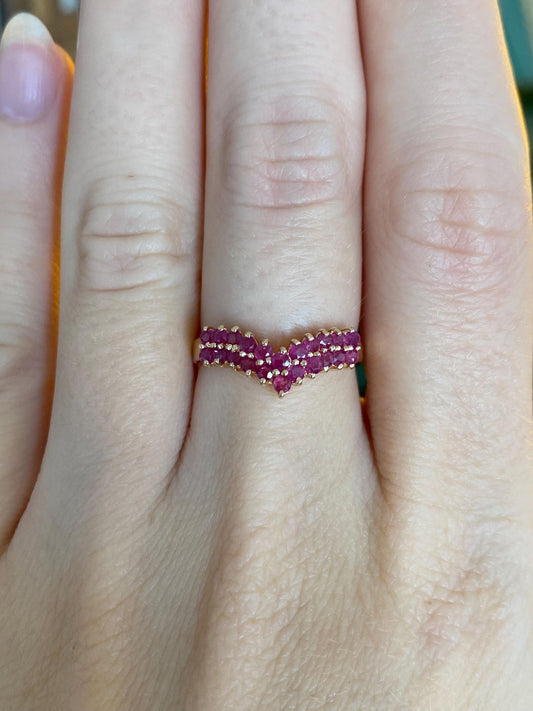 Vintage Solid 14k Yellow Gold Ruby Rows Chevron Ring - Size 6.5